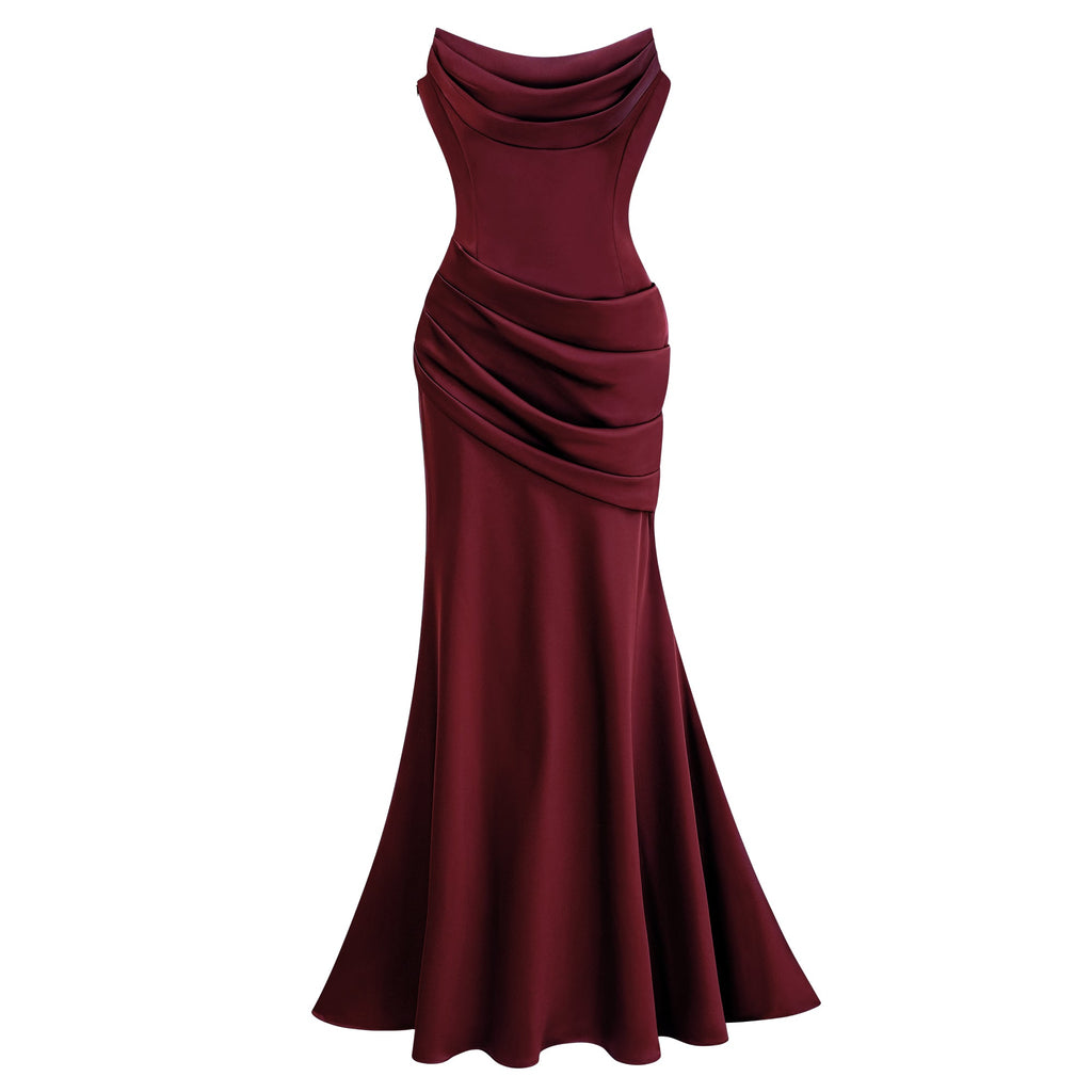 Vestido largo satin burdeos Marilou con fruncido, elegante y de talla maxi, para ocasiones especiales.