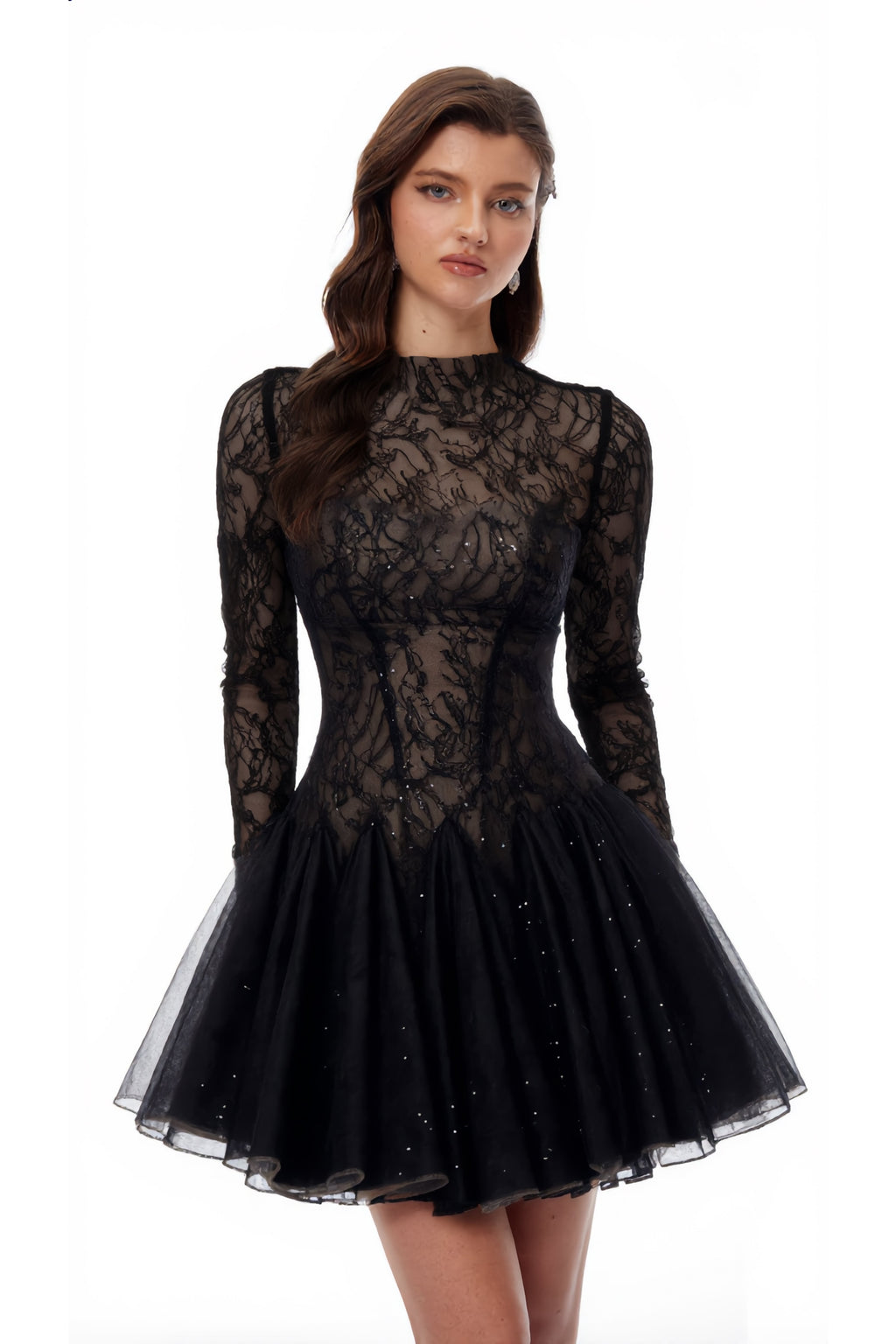 Vestido mini negro de encaje y lentejuelas con diseño floral de la marca Bridal, con detalles brillantes y elegante estilo festivo.