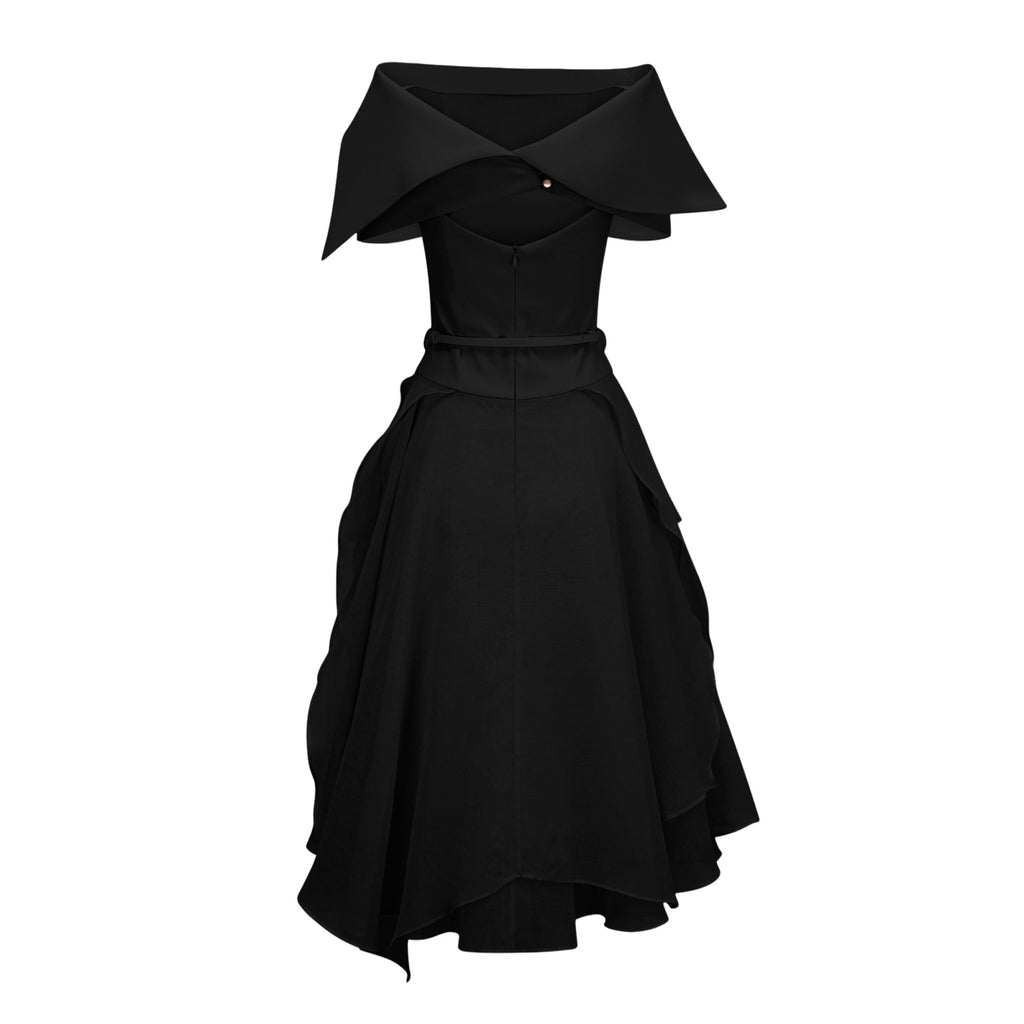Conjunto de vestido de novia con chal negro asimétrico y panel de tul, elegante y sofisticado, diseñado por Bridal.