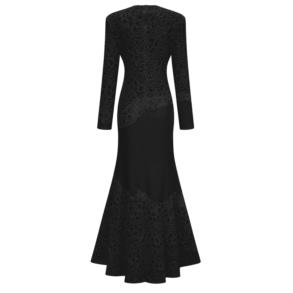 Vestido largo negro Mathilde con bordados, estilo maxi, de la marca Final Sale, mostrado en la imagen.