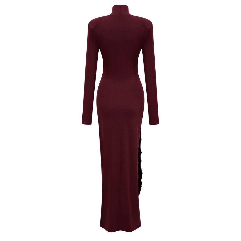 Vestido maxi de cuello alto y nudo en rojo Neve de la marca Bridal, con diseño elegante y ajustado al cuerpo.