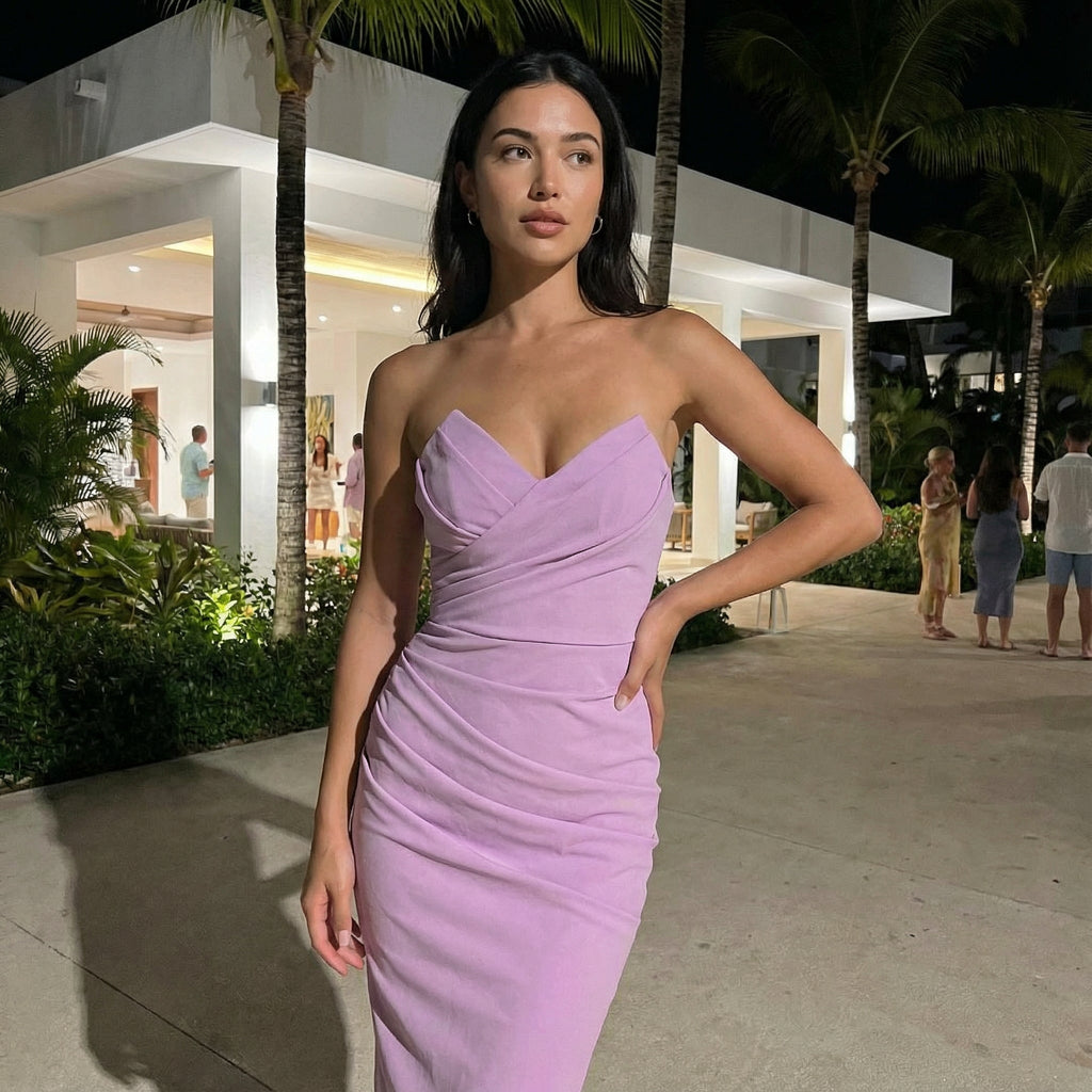 Vestido de fiesta elegante Mackenzie de la marca SLIPPO® para invitadas de boda, diseño sofisticado y moderno en color oscuro.