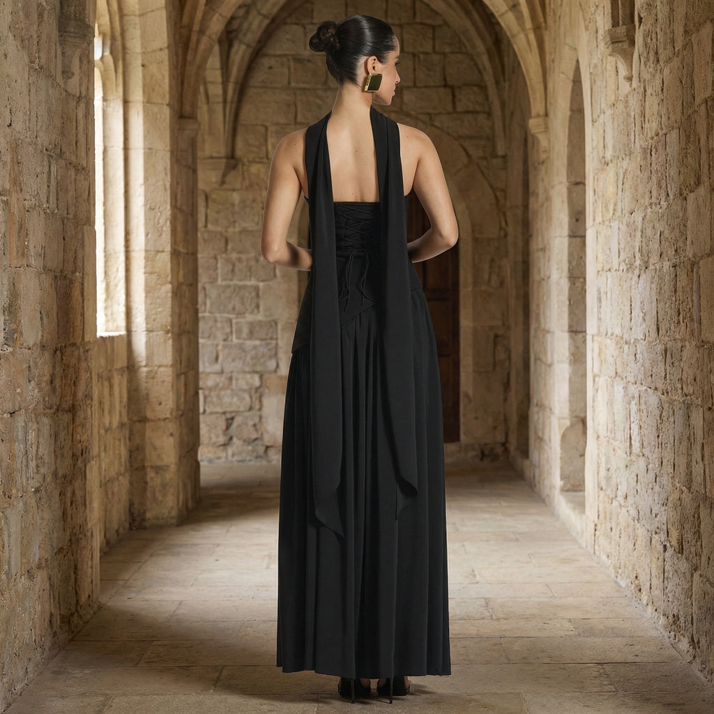 Vestido largo sin tirantes de la marca SLIPPO® Maia, vestido maxi elegante en color sólido.