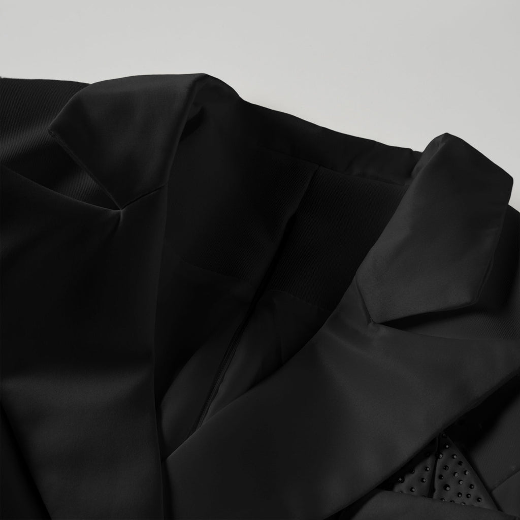 Vestido mini blazer negro con corsé de la marca Final Sale, diseño ajustado y elegante, para ocasiones formales y de moda.