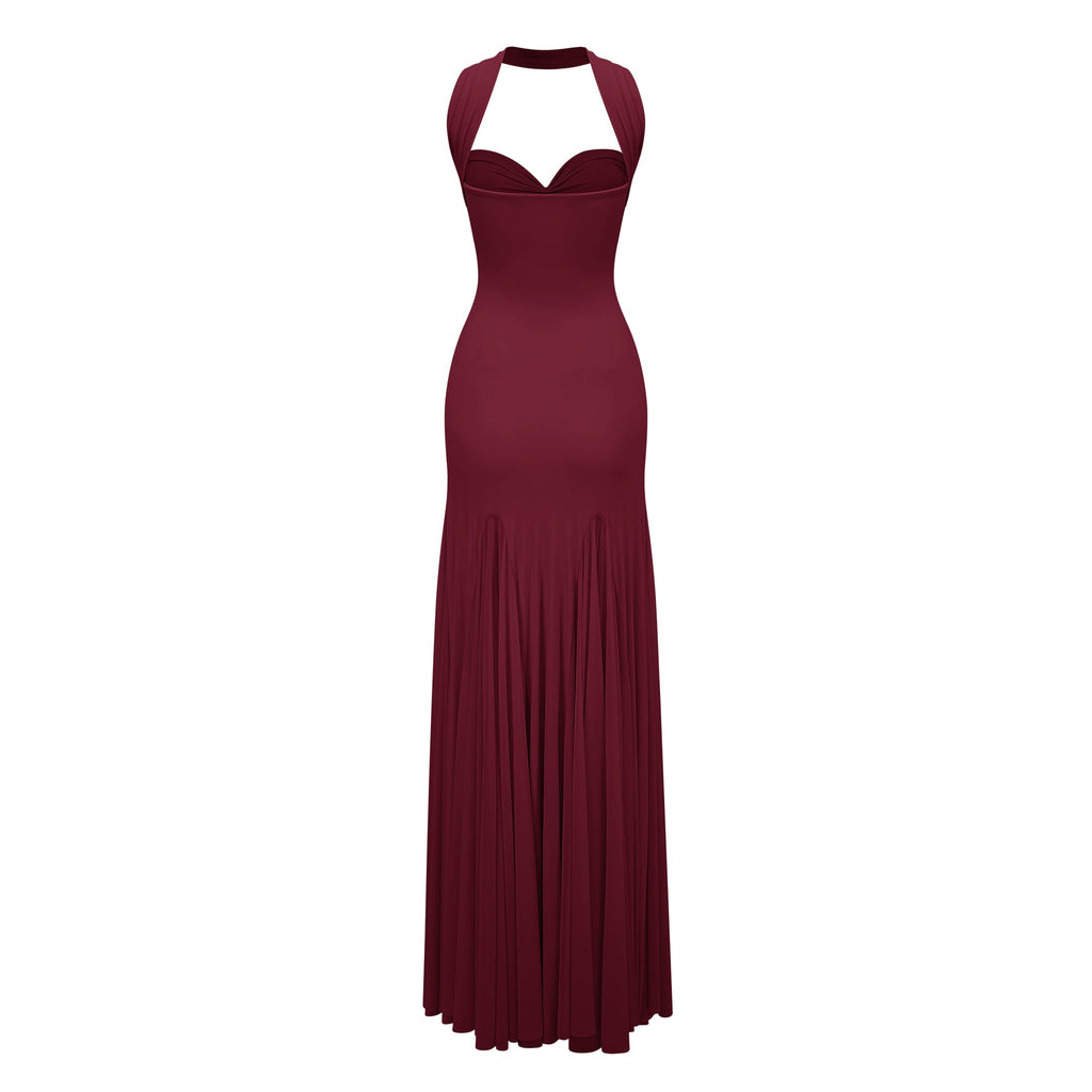Vestido largo rojo Rêverie con escote corazón, diseño maxi, ideal para ocasiones especiales, en color vibrante y elegante.