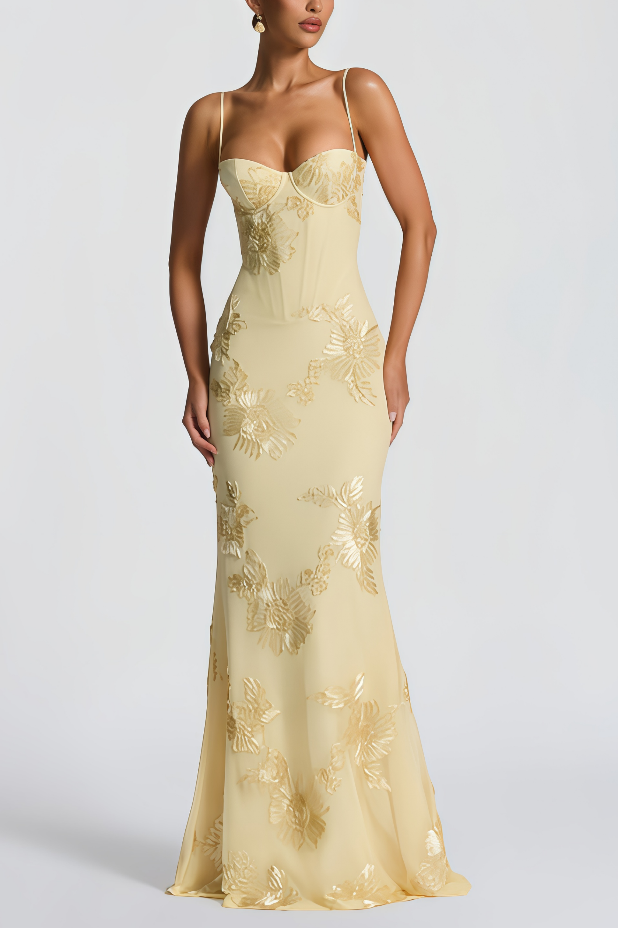 Vestido largo de noche Théoline amarillo con bordado floral, corsé y falda maxi, estilo elegante y femenino.