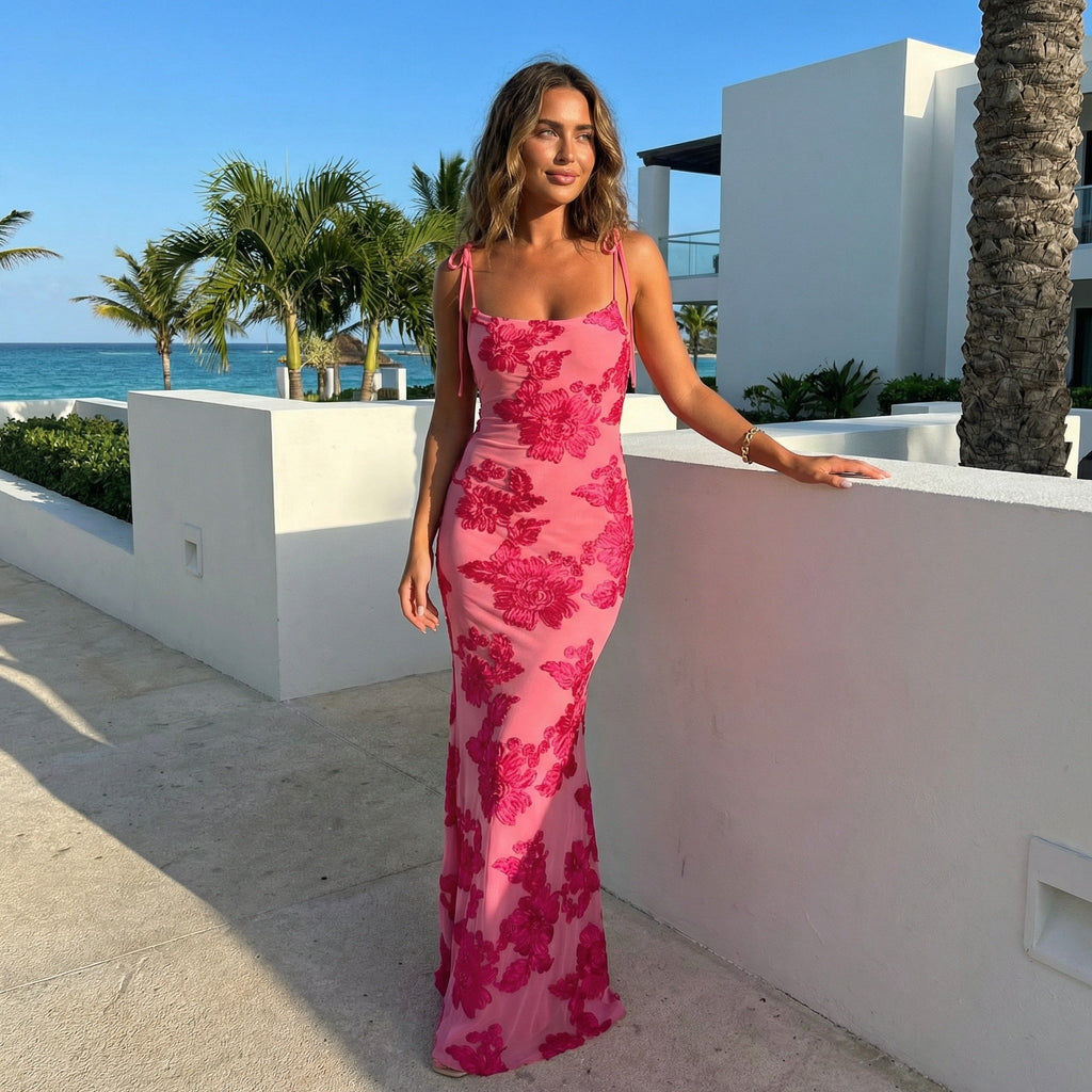 Vestido de invitada de boda SLIPPO® Xavina en rosa con lazo y estampado floral, con tirantes elegantes y diseño femenino.