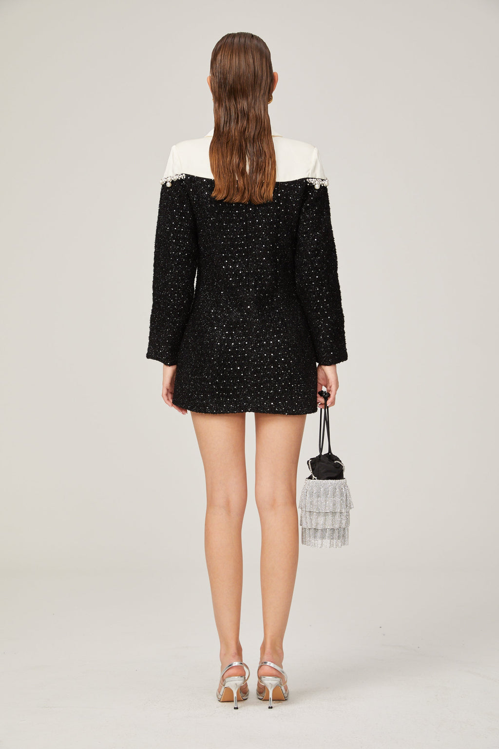 Vestido corto de tweed con perlas falsas Éléonore de Final Sale, estilo elegante y moderno para ocasiones especiales.