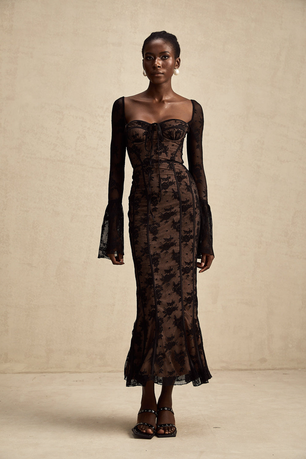 Vestido largo negro estilo sirena de encaje Marlene, vestido maxi con abertura en la parte inferior.