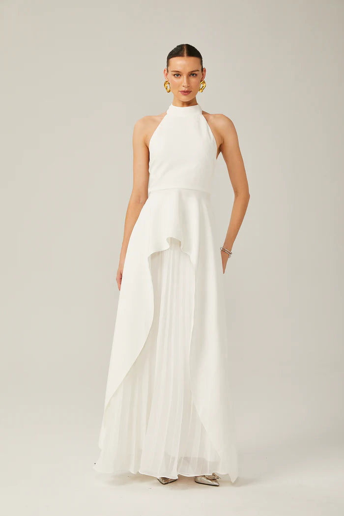 Inés Vestido largo con cuello halter y capas