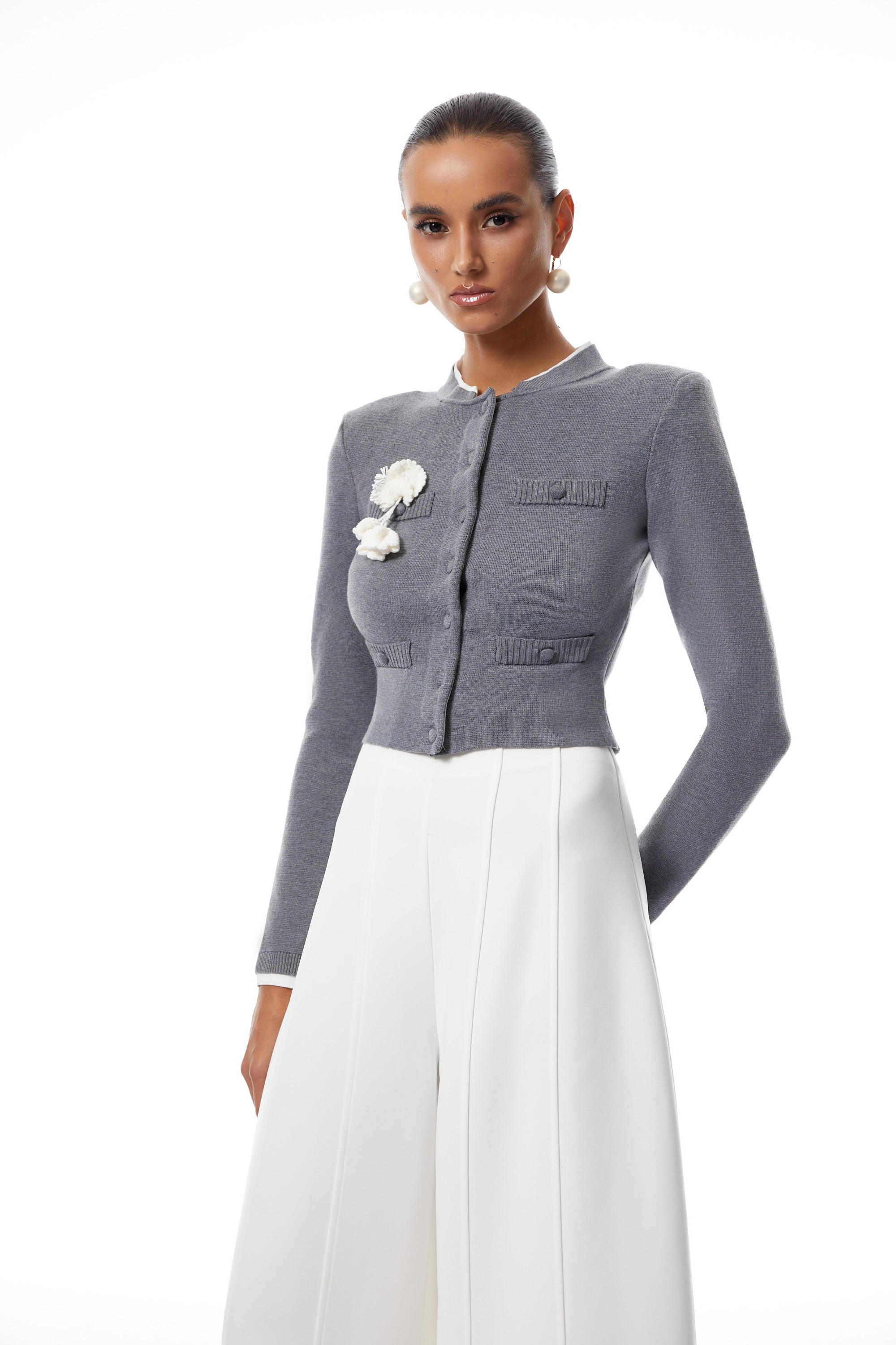 Suéter de punto gris Lisette 3D con pétalos, cardigan de mujer, tejido suave y elegante para estilo casual.