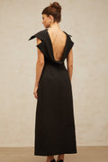 Vestido midi negro Léonore con espalda abierta y diseño desestructurado, de la marca Final Sale.