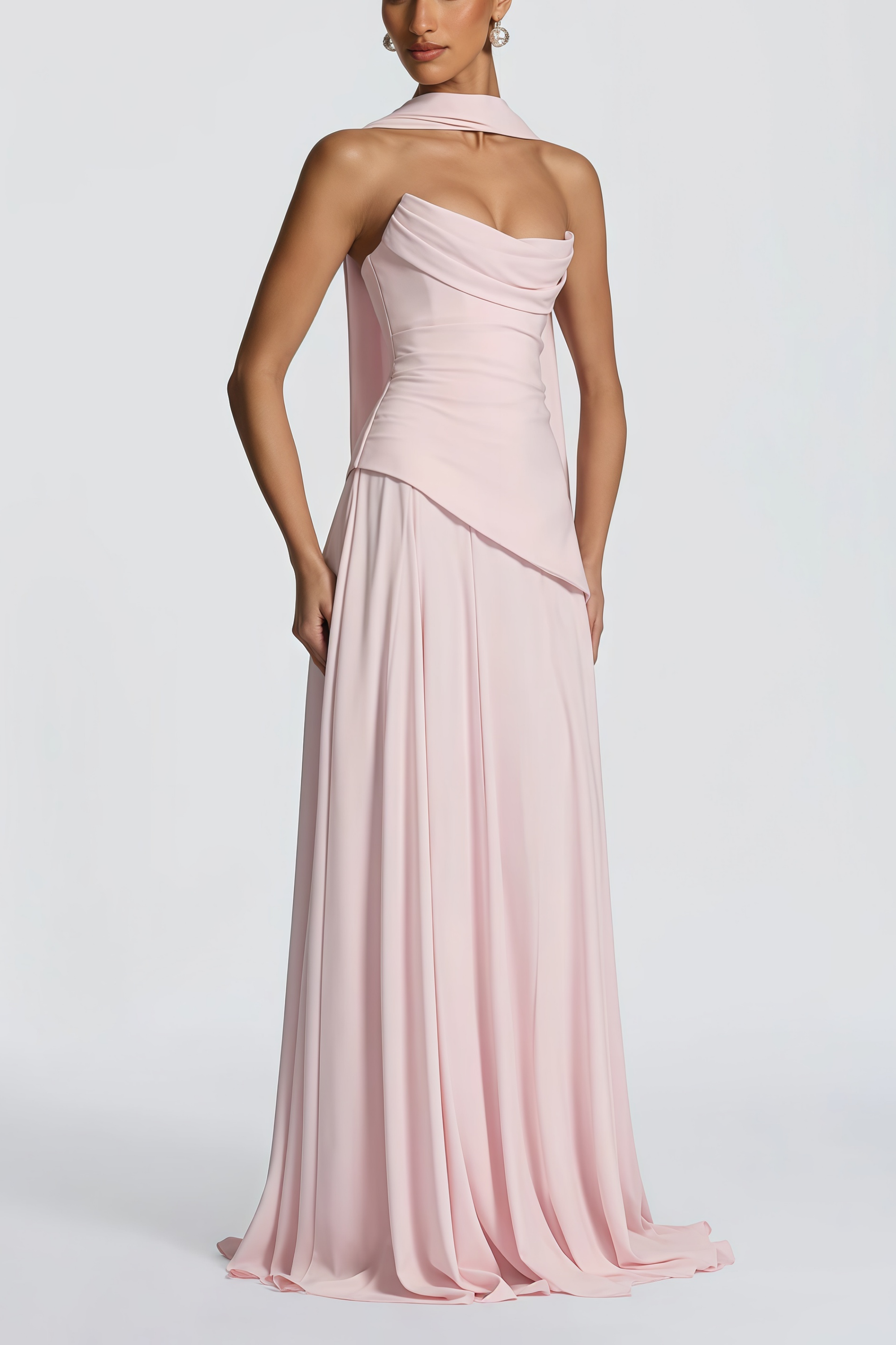 Vestido largo de novia rosa sin tirantes, corsé de encaje y chiffon, estilo maxi para novia elegante y femenina.