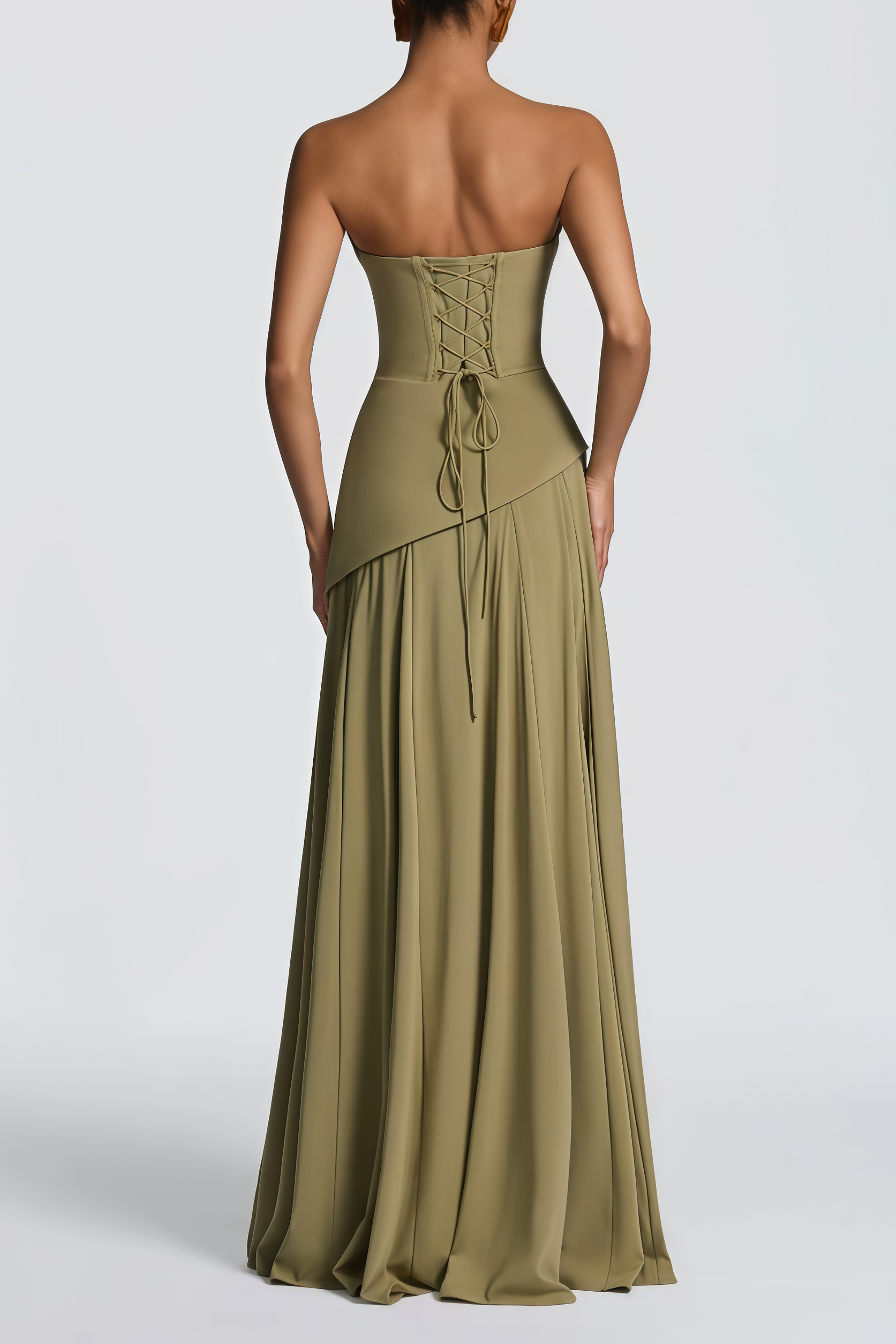 Vestido maxi sin tirantes Romane verde de tela de gasa, elegante y fluido, diseñado por Final Sale.