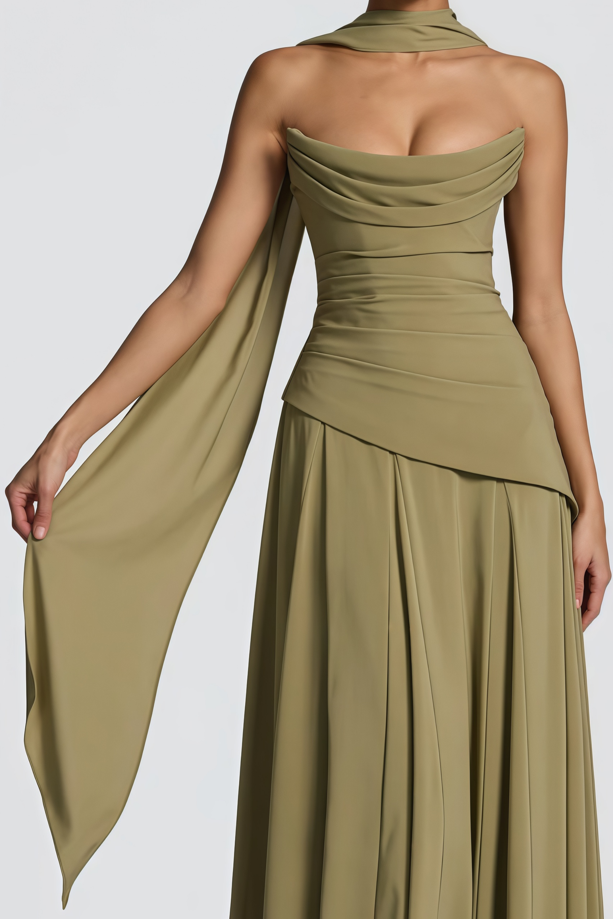 Vestido maxi sin tirantes Romane Green de chiffon, estilo corset, de la marca Final Sale, en color verde y largo hasta el suelo.