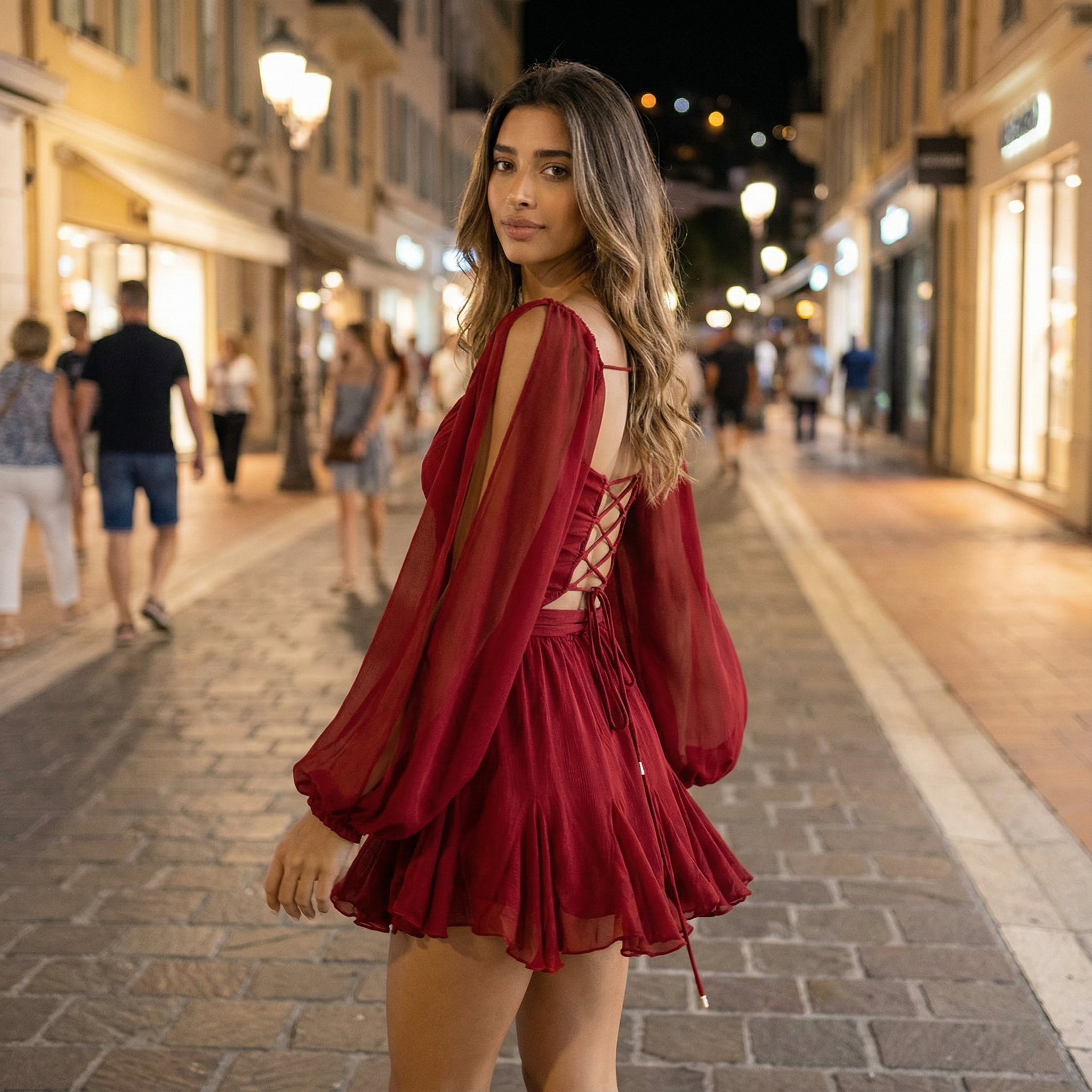 Vestido hermoso de la marca SLIPPO® con estilo para fiestas y ocasiones especiales, en tonos festivos y elegantes.