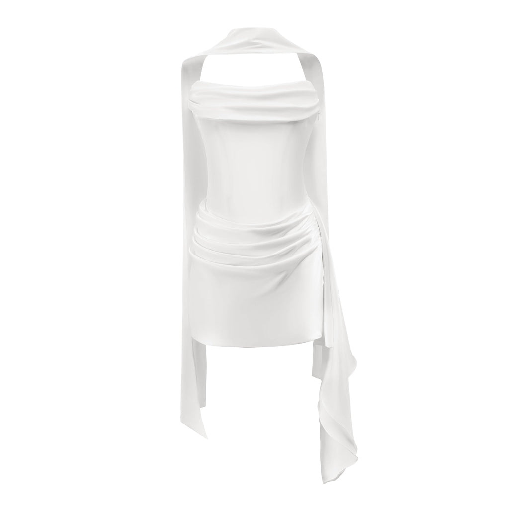 Vestido mini blanco Zenina con detalles fruncidos y cinta decorativa, diseñado por Final Sale.