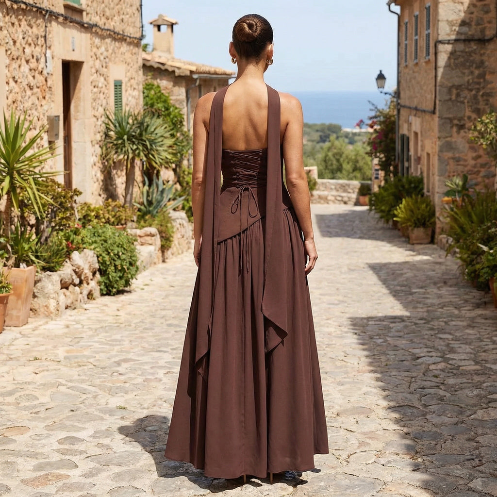 Vestido largo sin tirantes SLIPPO® Maia, maxi vestido de tela suave y estilo elegante, en colores neutros.