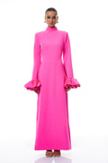 Vestido maxi Eugenia Hot Pink Petal de Final Sale, con falda larga y detalles de pétalos en color rosa intenso.