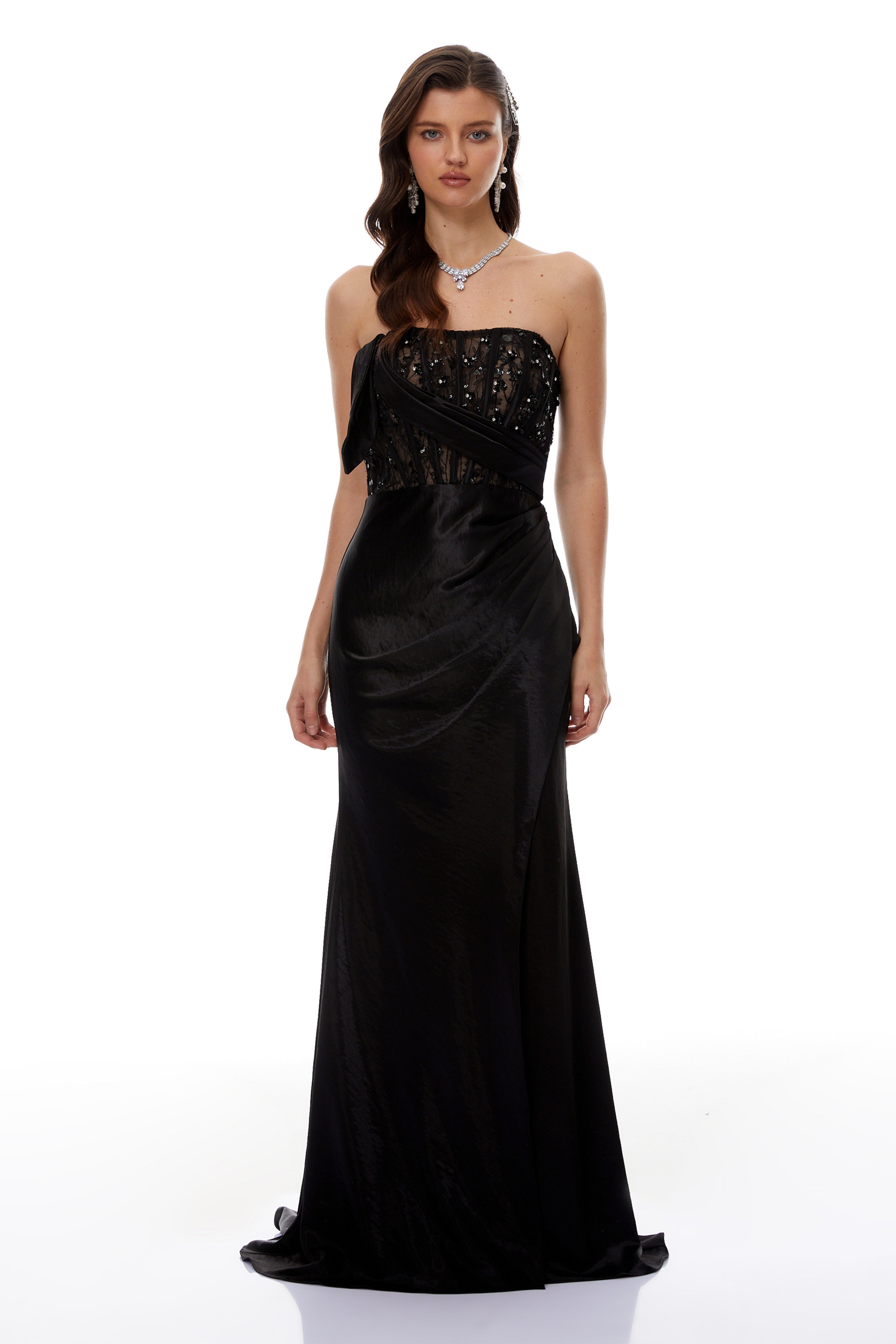 Vestido largo de fiesta negro con encaje de cuentas y brillo de MRNewyork, elegante y sofisticado para ocasiones especiales.