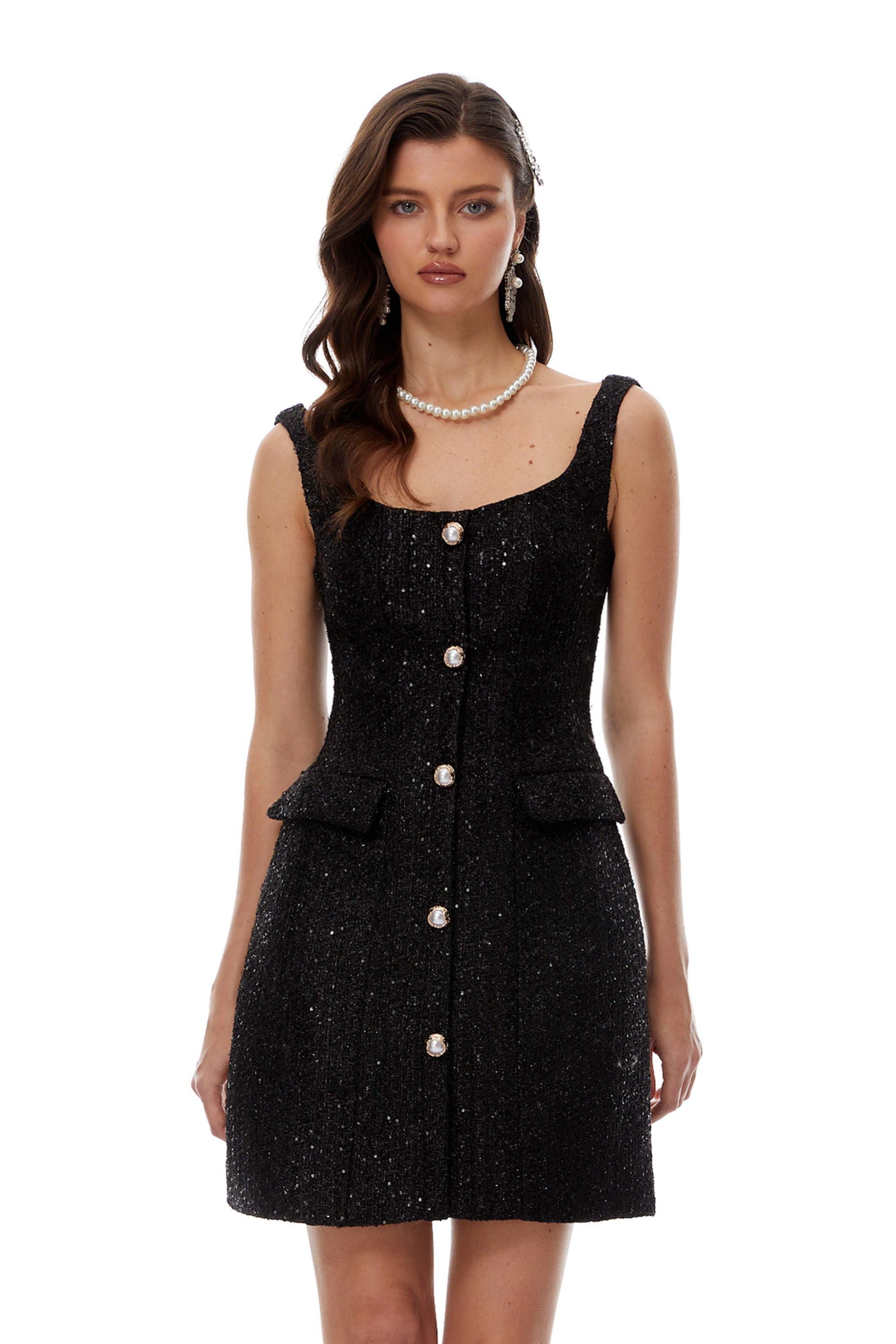 Vestido mini negro de tweed con escote cuadrado de la marca MRNewyork, mostrando el diseño elegante y moderno.