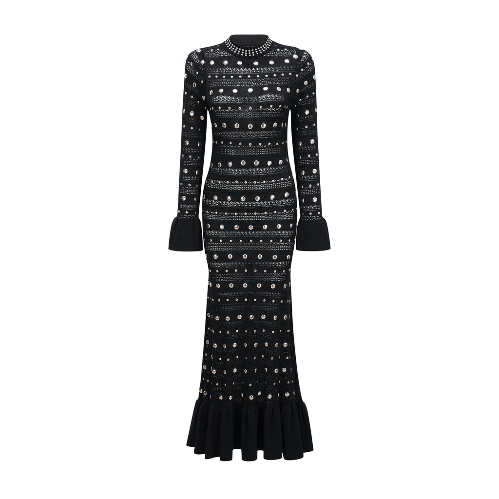 Vestido midi negro de manga larga con bordados y detalles de tachuelas de la marca Bridal, hecho a crochet.
