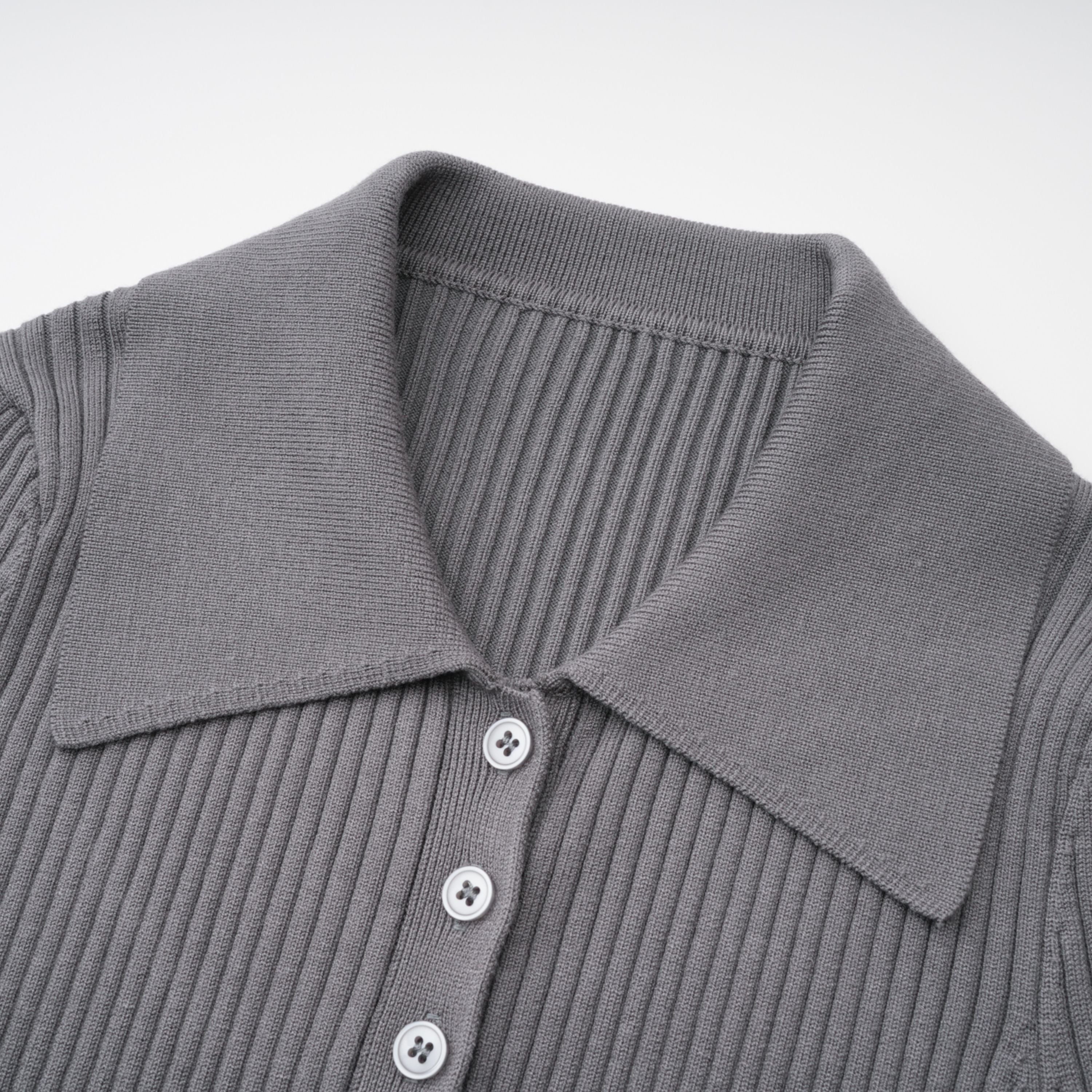 Conjunto de body y pantalones gris con canalé de estilo ajustado, de la marca Final Sale, en color gris y textura de punto.