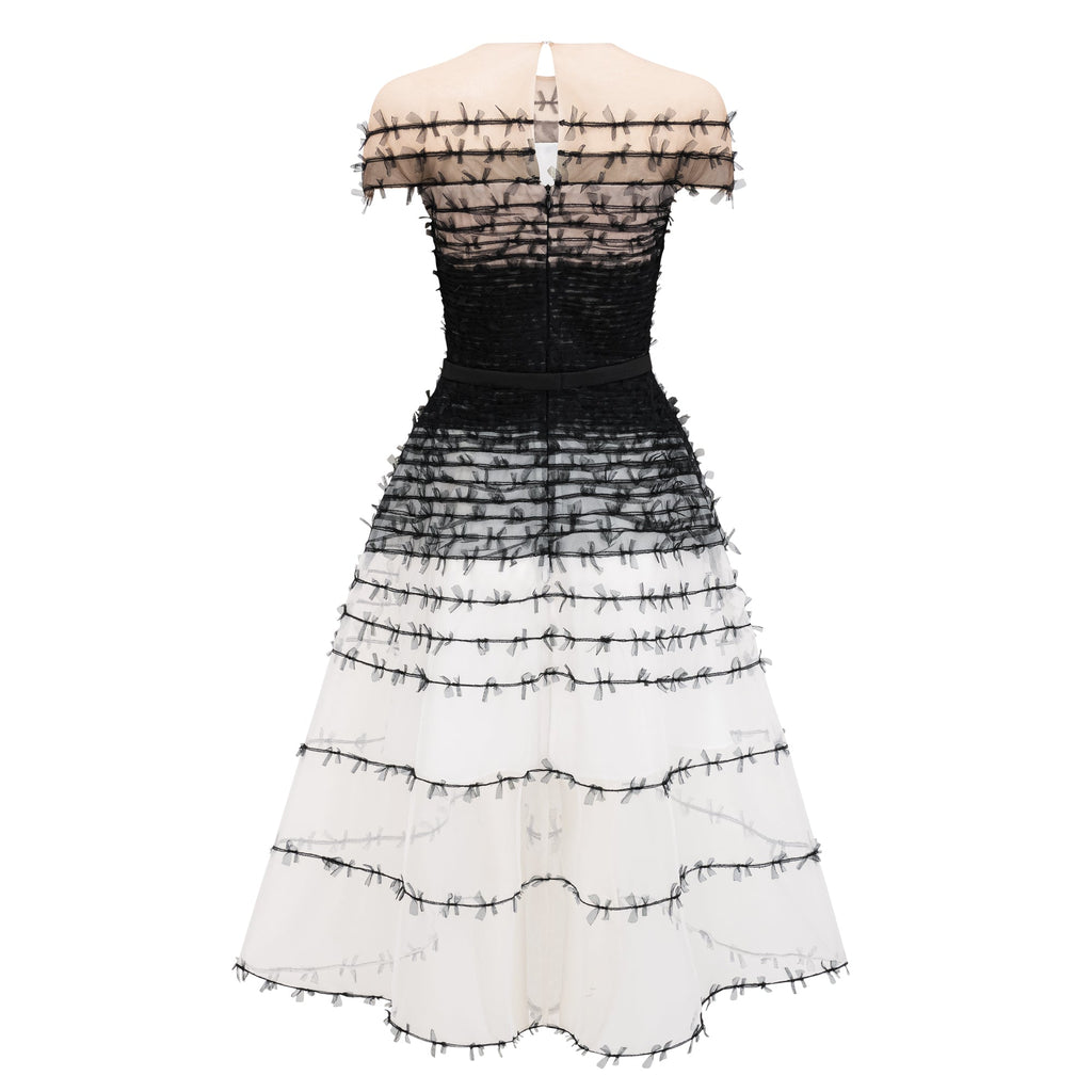 Vestido midi Bridal Eléonore en tul con bloques de color, elegante y moderno, con detalles delicados y diseño sofisticado.