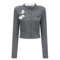 Chaqueta de punto gris Lisette 3D Petal de Final Sale, con diseño de pétalos en textura suave y ajuste cómodo.