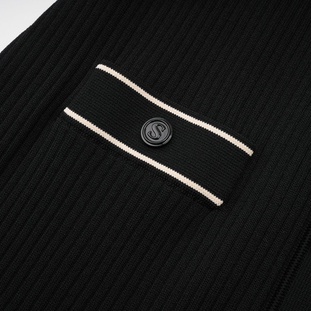 Vestido midi negro de punto con cuello fruncido de la marca Final Sale, con detalles de volantes en el cuello.