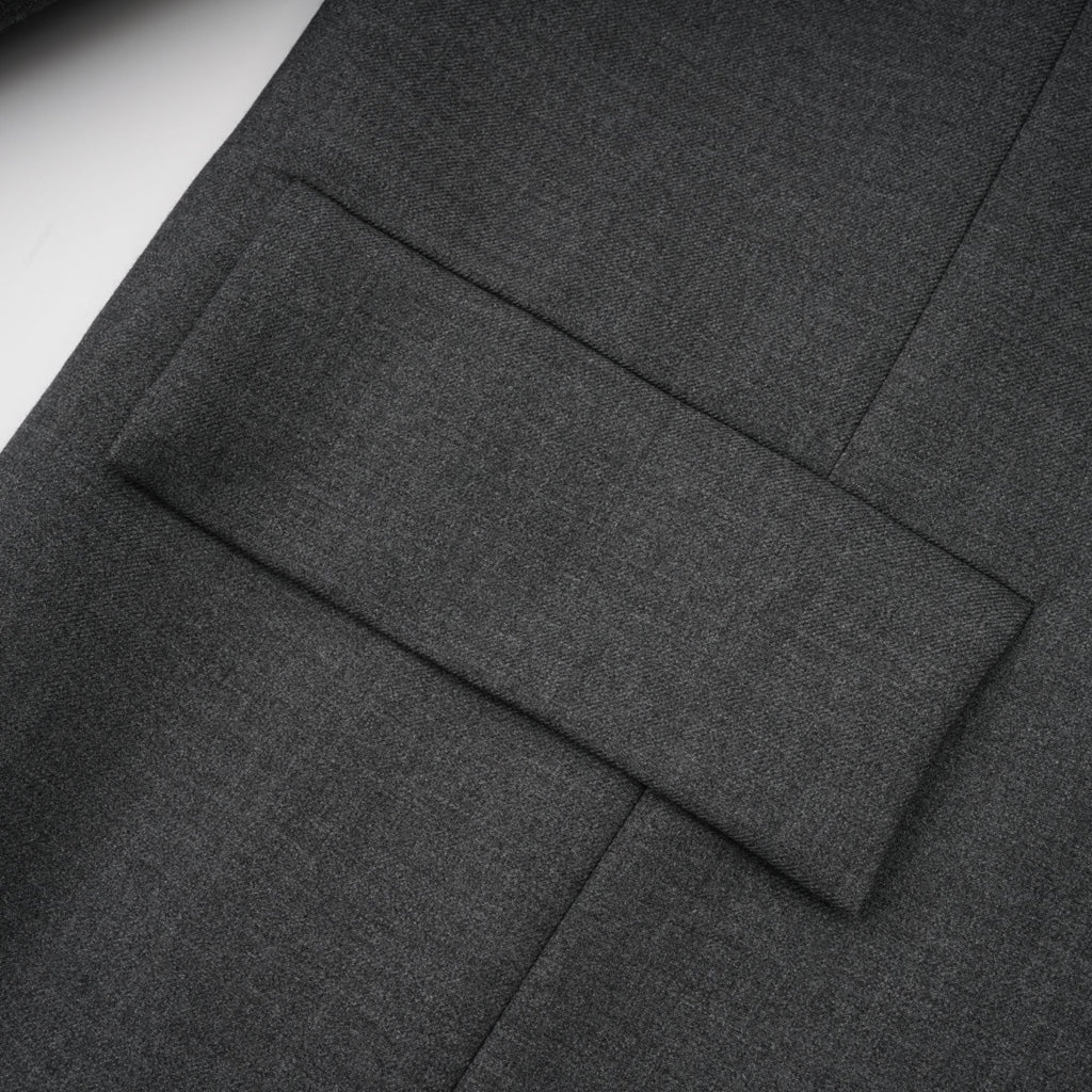 Blazer gris con panel de encaje de la marca Final Sale, vista frontal en la imagen DSC02530.jpg