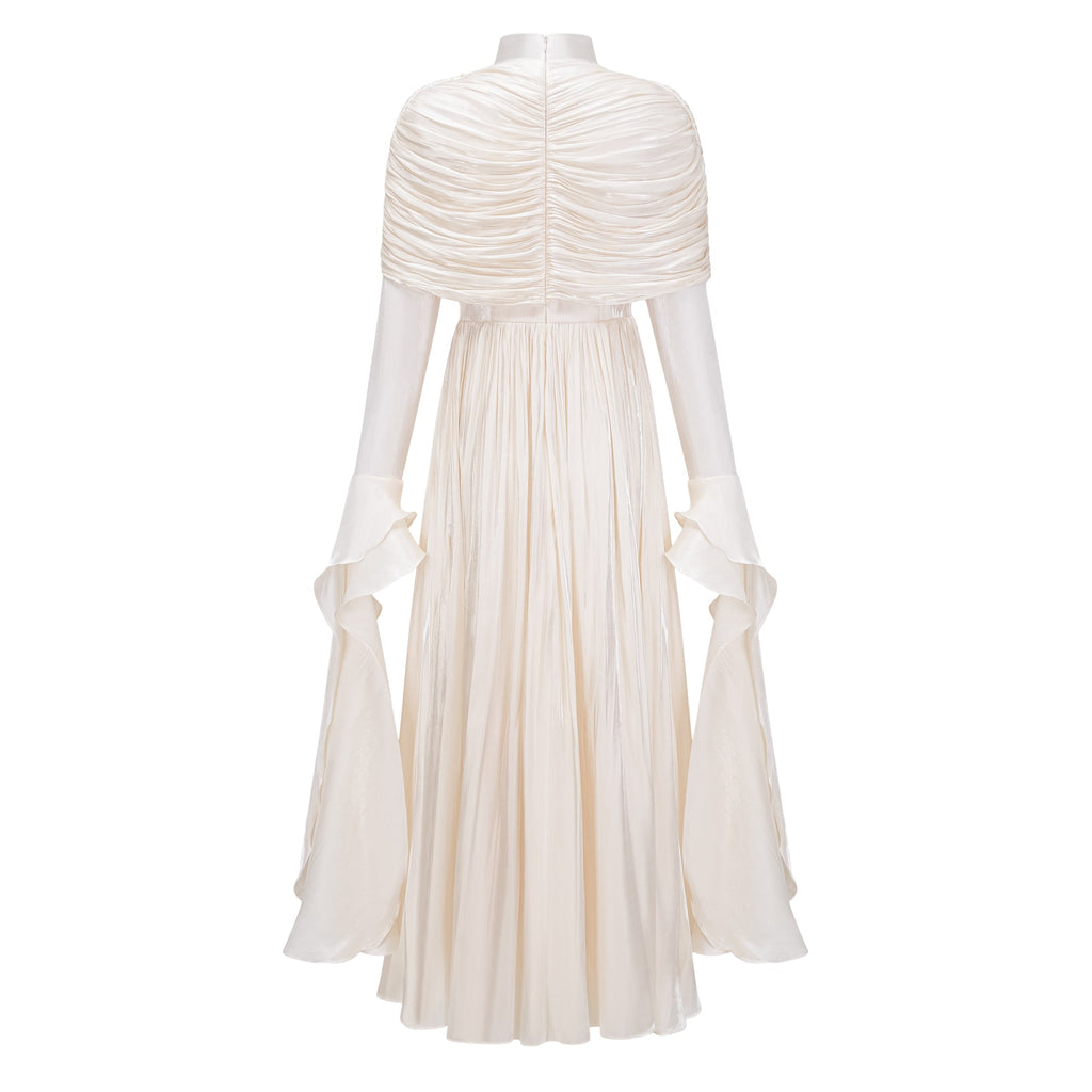 Vestido largo maxi de novia Gustave Neutral Ruched Cape con volantes y detalles ruffles en color neutro, estilo elegante y sofisticado.