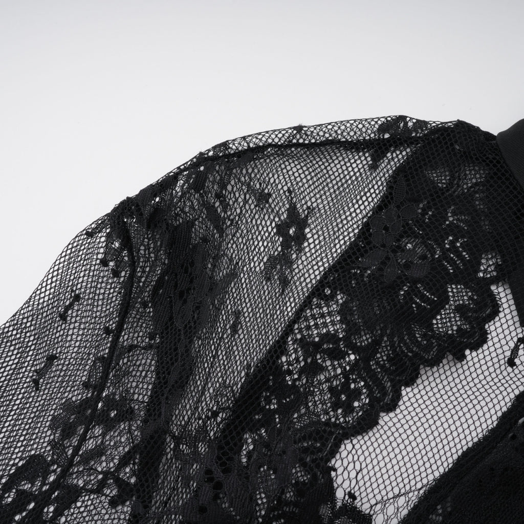 Vestido maxi negro de encaje con paneles, estilo quitters de la marca Bridal, diseñado para ocasiones elegantes y sofisticadas.