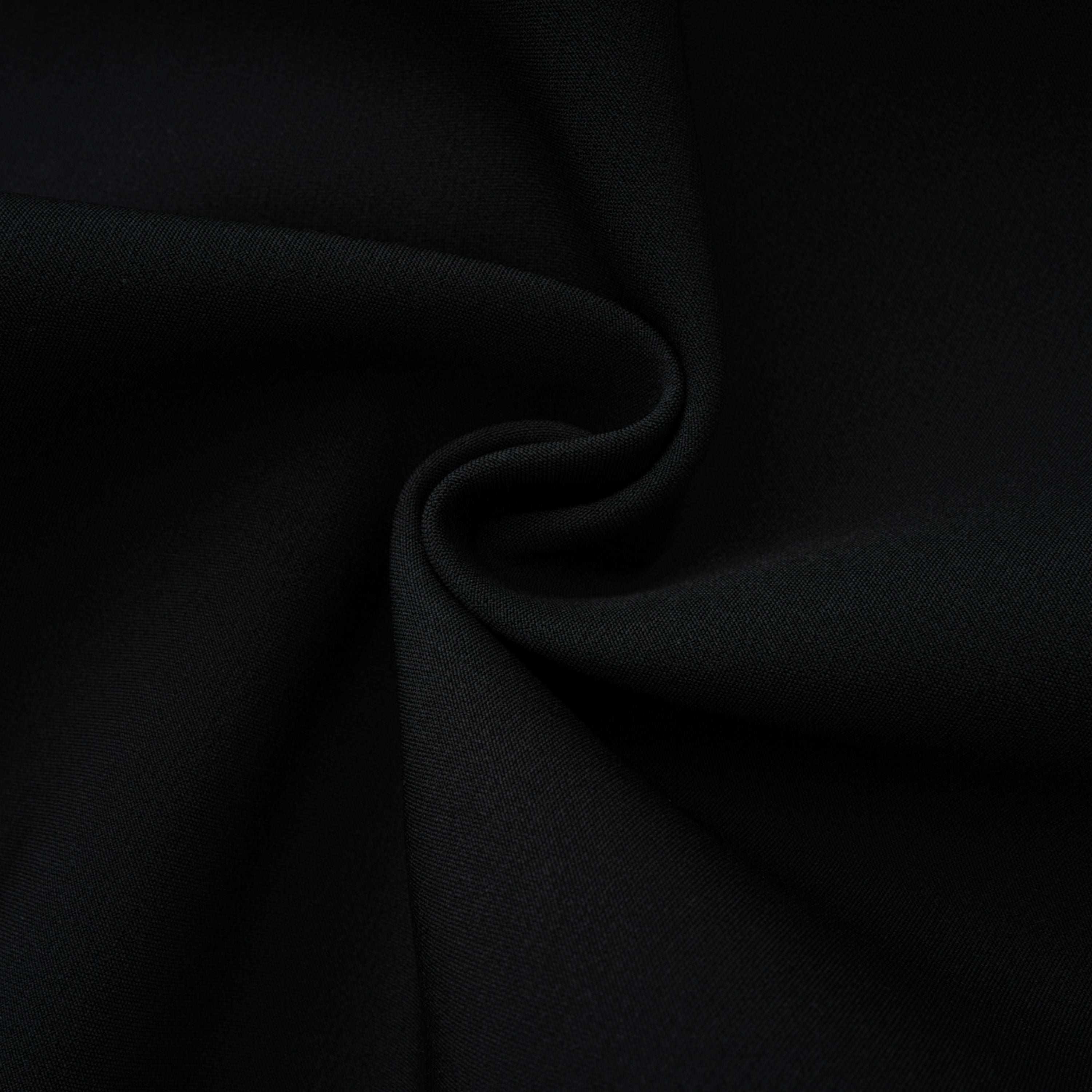 Vestido maxi de novia negro con panel de encaje, estilo quitters, de la marca Bridal, con detalles elegantes y románticos.