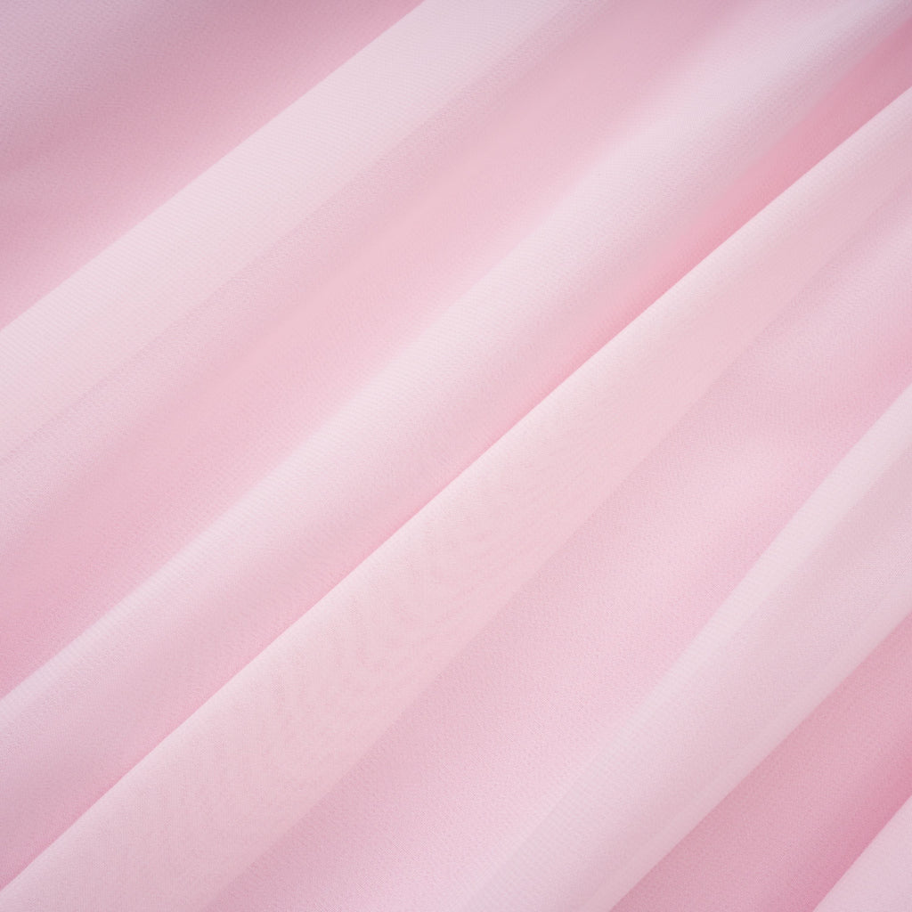 Vestido maxi de novia rosa sin tirantes, corsé de raso y chiffon, con diseño elegante y femenino para ocasiones especiales.
