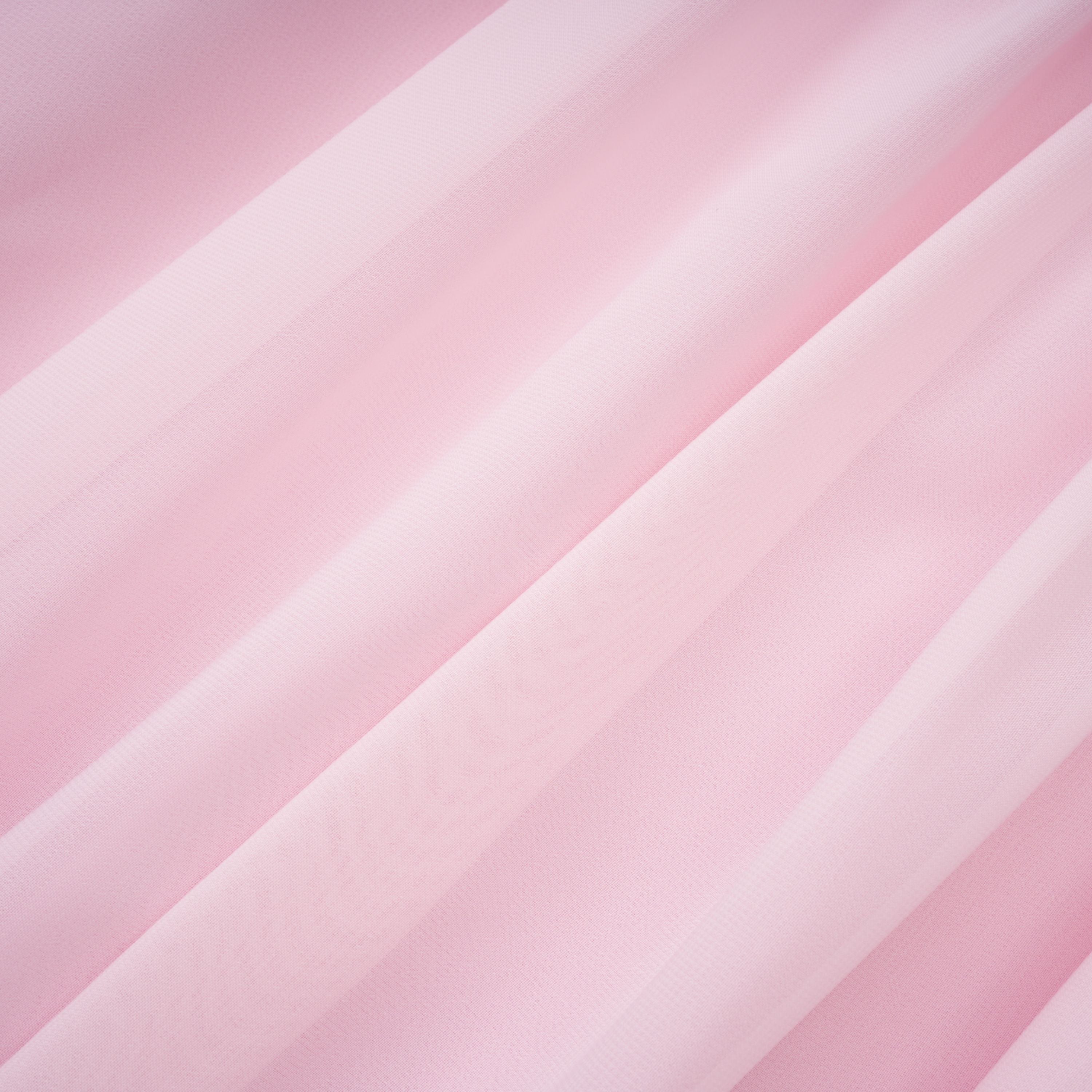 Vestido maxi de novia rosa sin tirantes, corsé de raso y chiffon, con diseño elegante y femenino para ocasiones especiales.