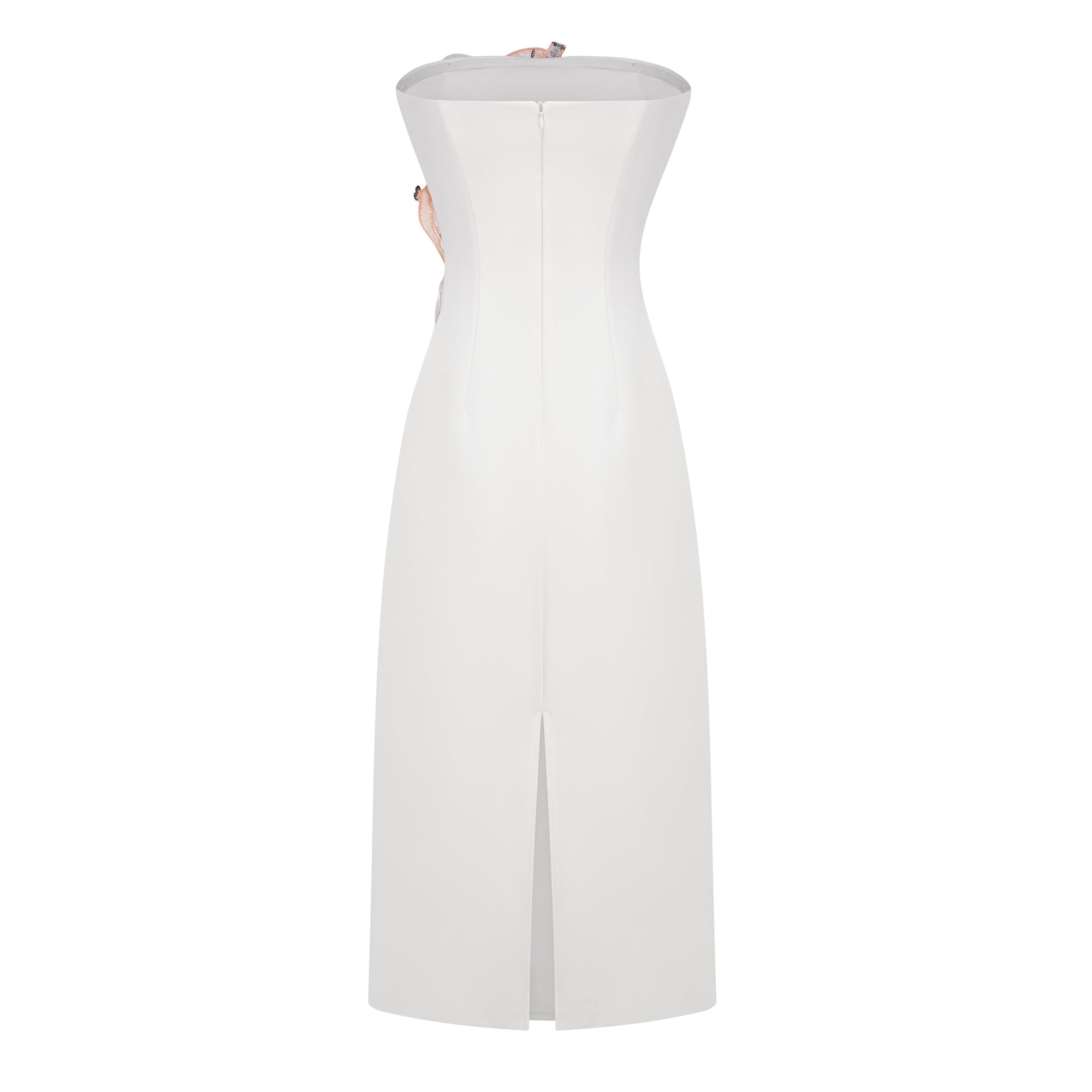Vestido maxi blanco con bordado floral en la temporada de otoño de la marca Bridal, con detalles delicados y elegante diseño.