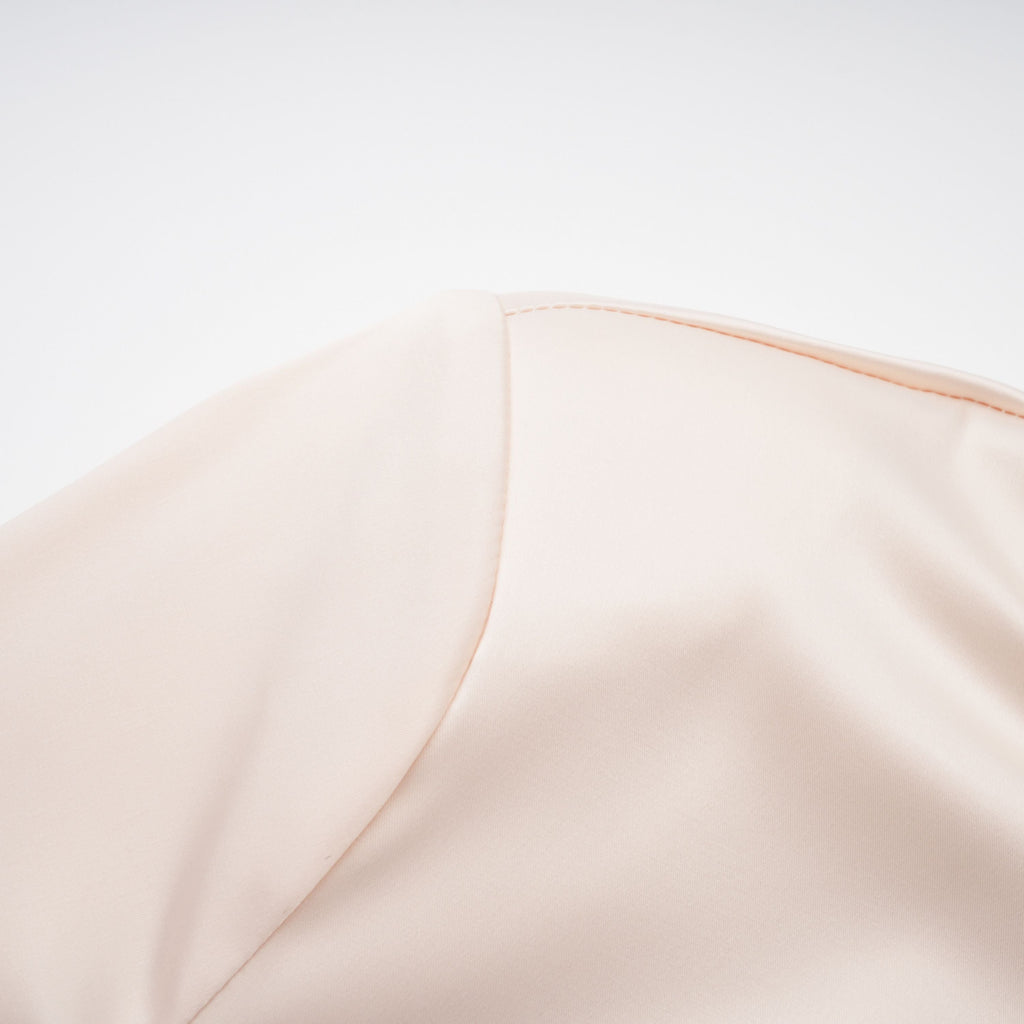Blusa de cuello alto neutro y falda sirena de vestido de novia Bridal, conjunto elegante para ocasiones especiales.