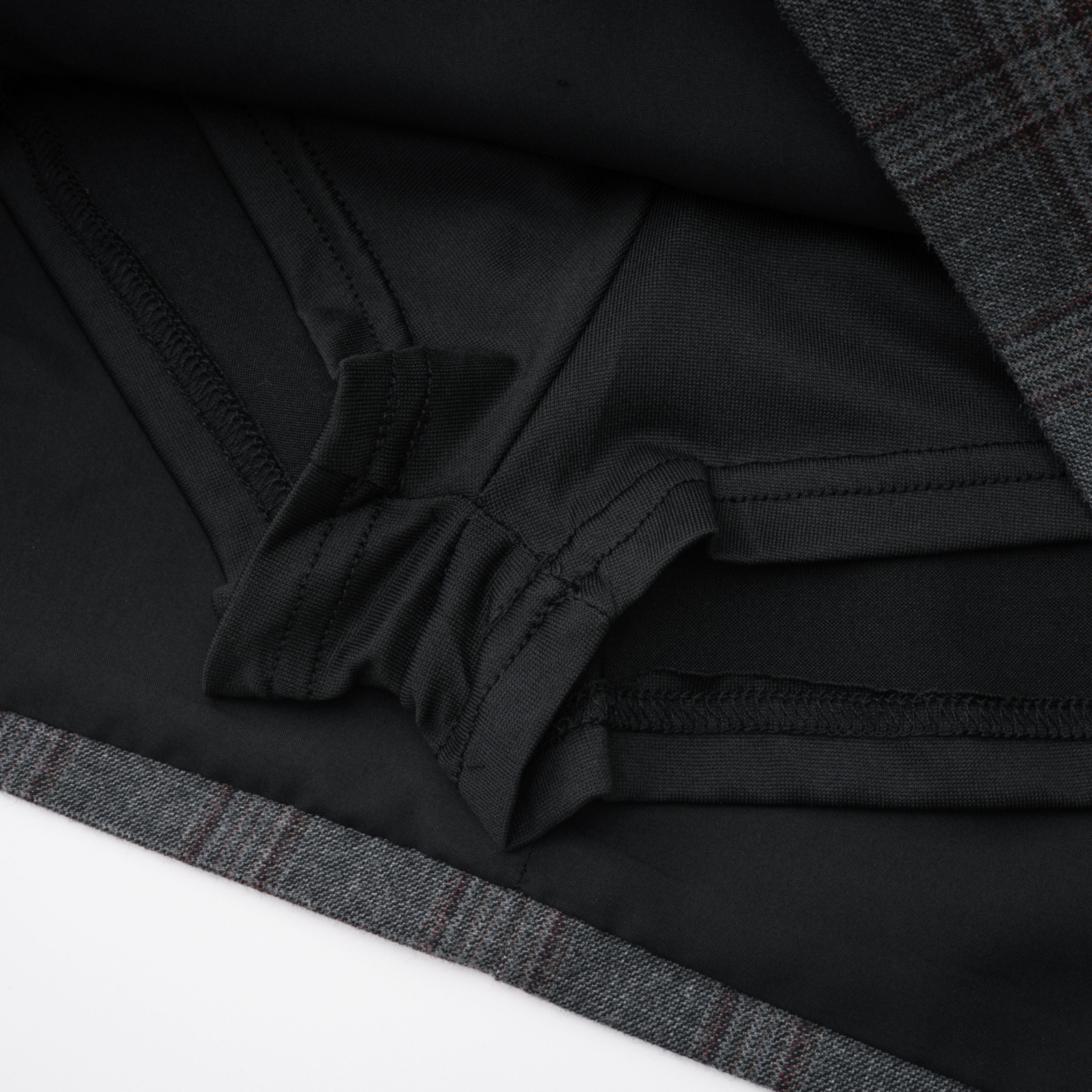 Conjunto de blazer y falda a cuadros gris Serena de Final Sale, con detalles de corte en la chaqueta y estilo elegante.
