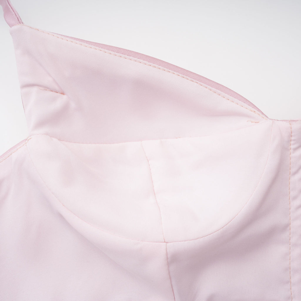 Conjunto de top capa rosa Clara y falda de tul de Bridal, mostrando el diseño elegante y delicado para ocasiones especiales.
