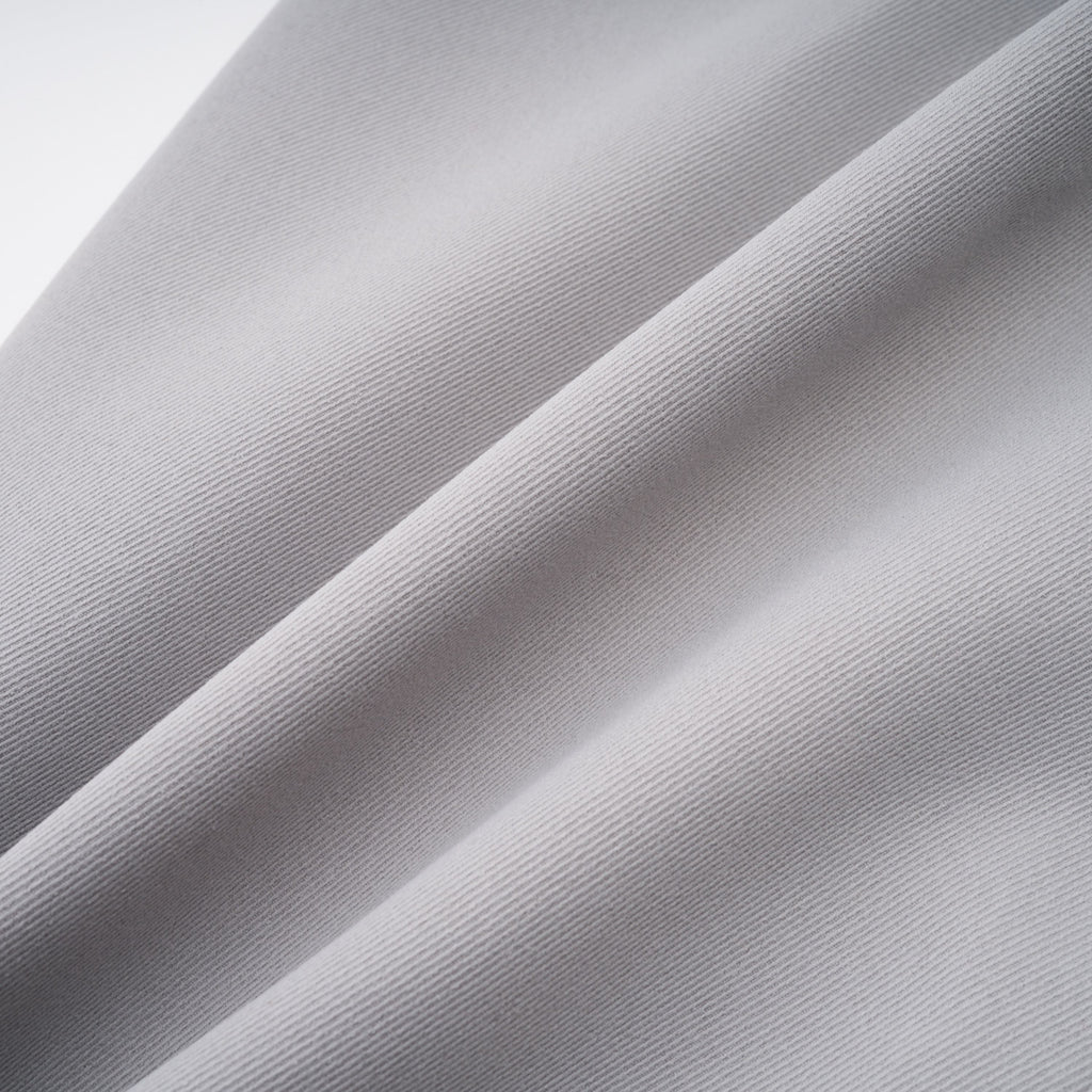 Chaqueta de caza Vilma gris de cuero de la marca Bridal, con cuello y estilo elegante en la imagen.