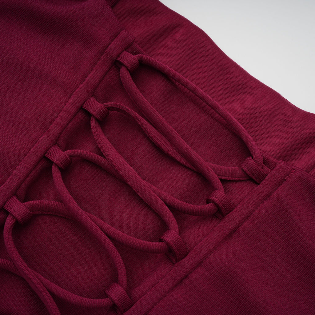 Vestido mini ajustado rojo con adornos y fruncido de la marca Bridal, con detalles elegantes y corte ceñido al cuerpo.