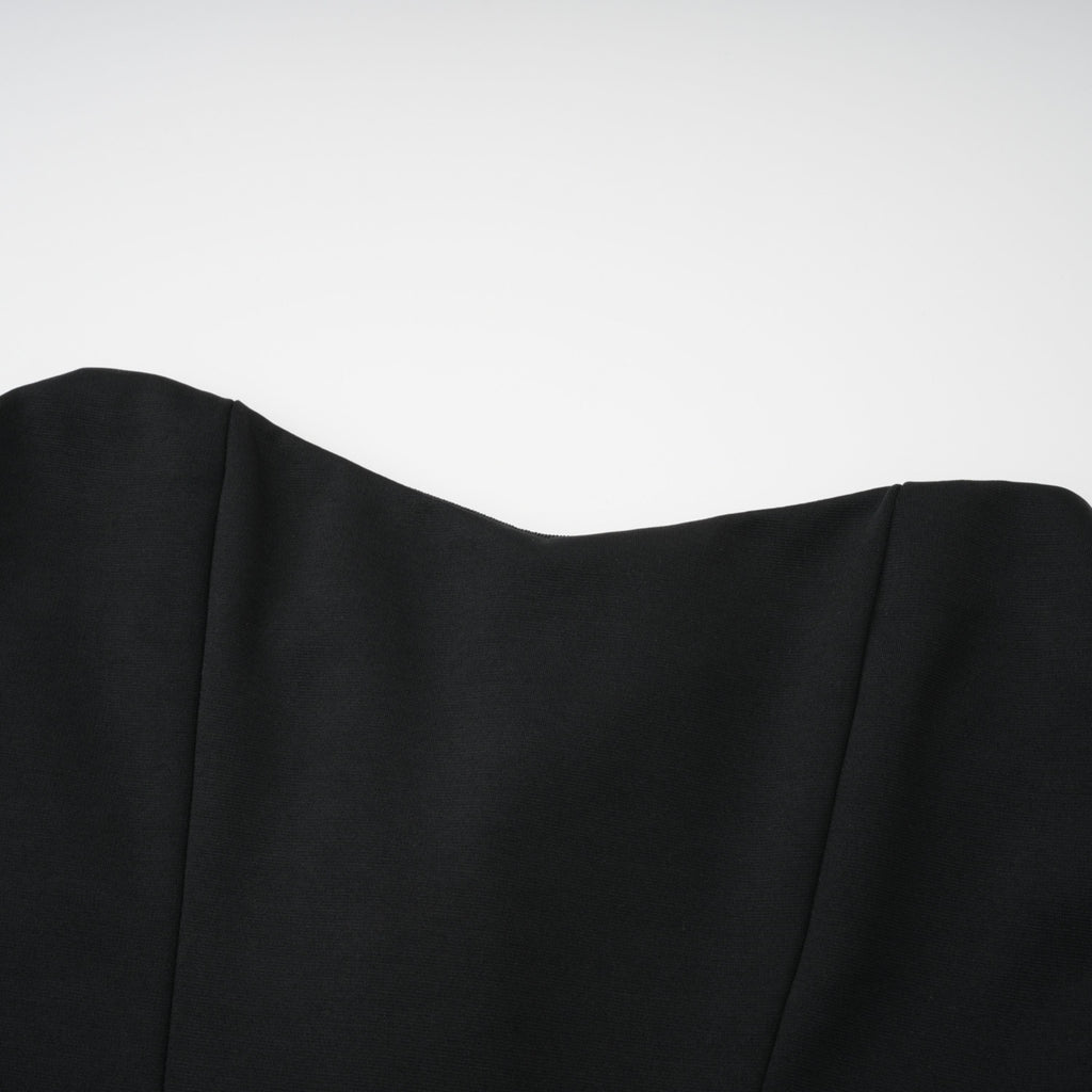 Bufanda negra Berit, vestido largo de fiesta con hombros descubiertos y drapeado, para ocasiones elegantes.