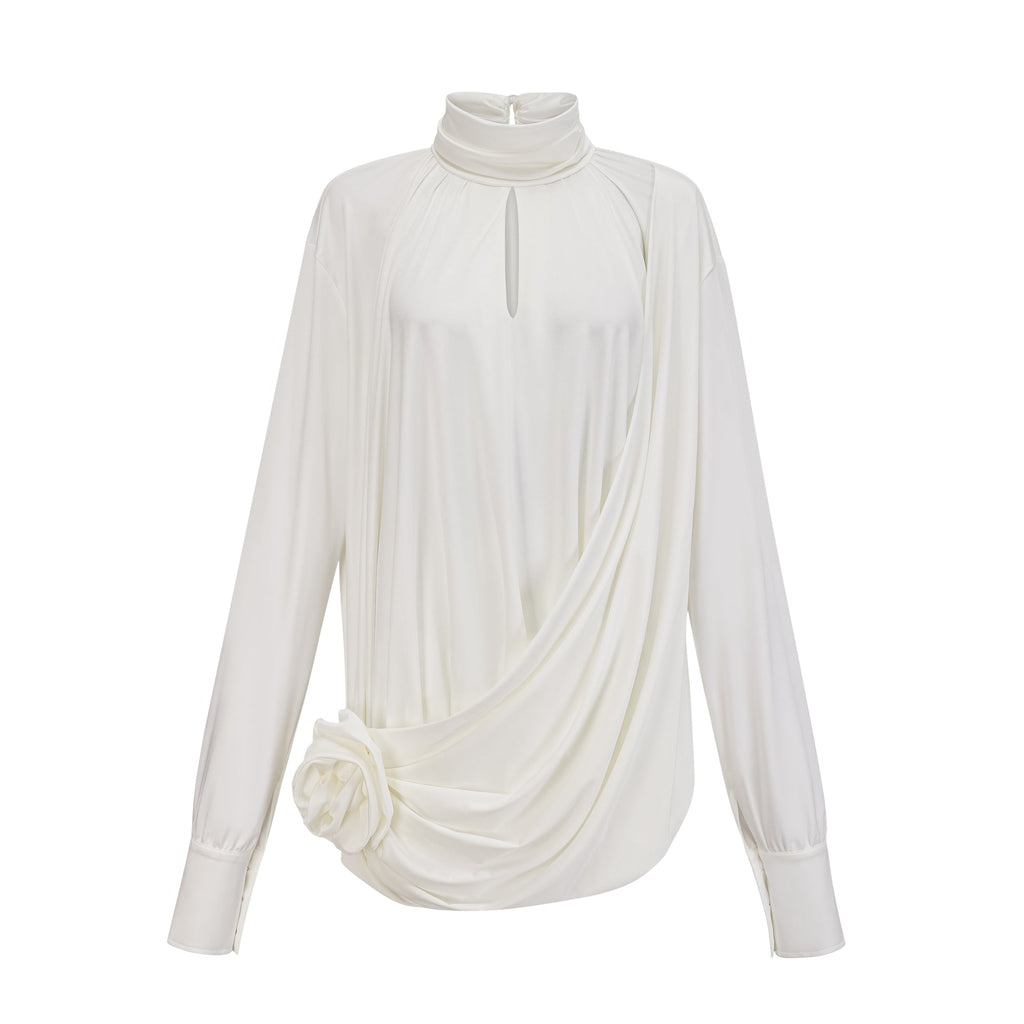 Vestido mini de flores falsas Maeva en blanco con fruncido, estilo elegante y femenino, para ocasiones especiales.