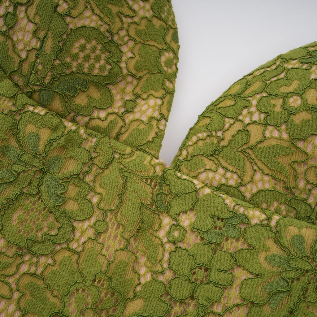 Vestido de noche estilo corsé Ronja Emerald de MRParis, en color verde esmeralda, con detalles elegantes y ajustados.