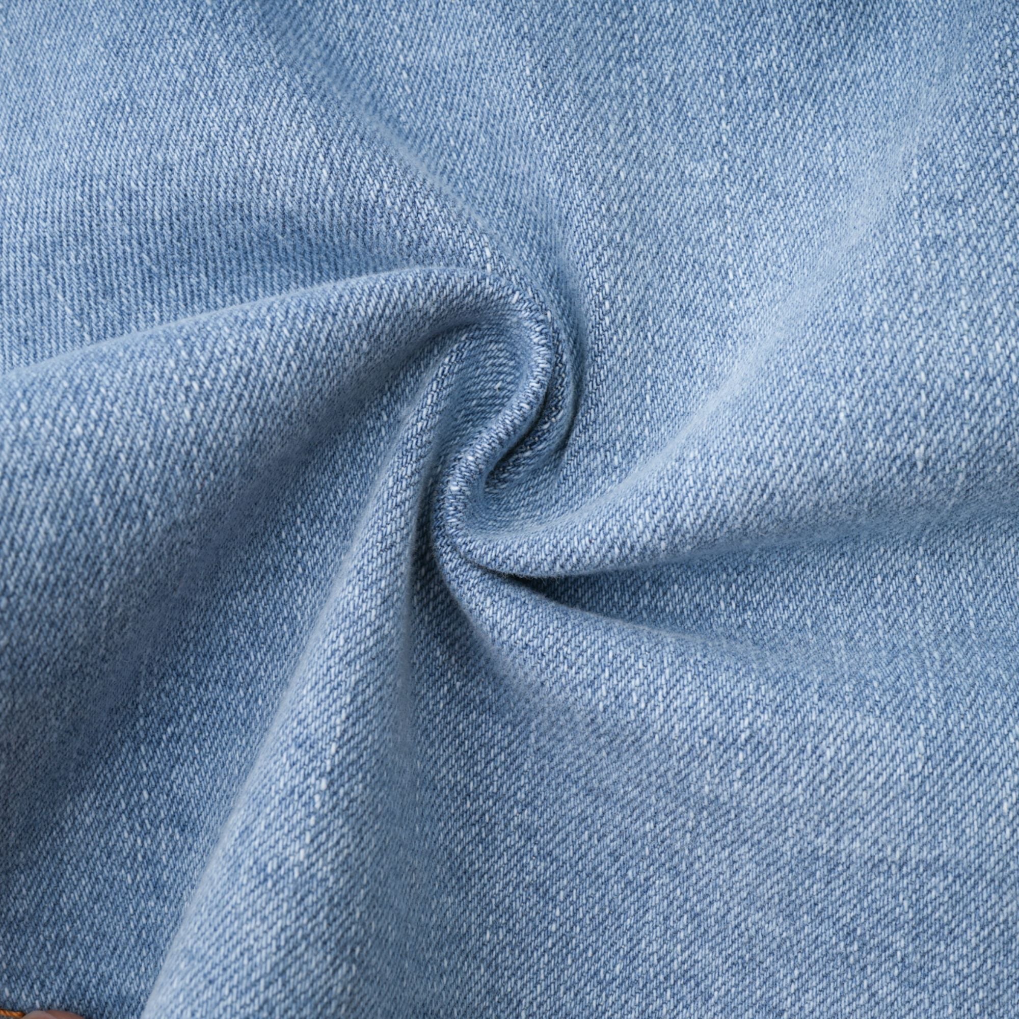 Falda de mezclilla Capucine con dobladillo acampanado de la marca Final Sale, vista frontal en color azul.
