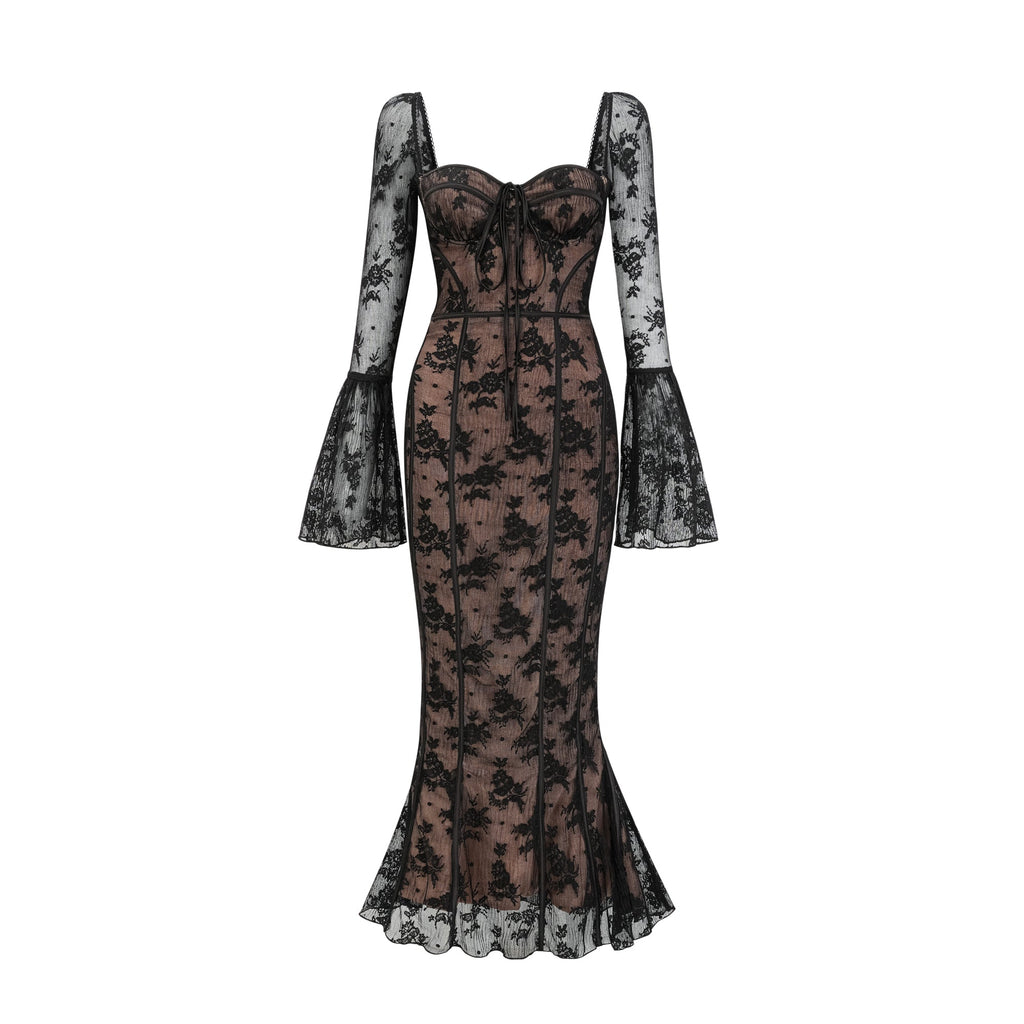 Vestido largo de encaje negro Marlene en estilo maxi, con vuelo y detalles elegantes, de la marca Final Sale.