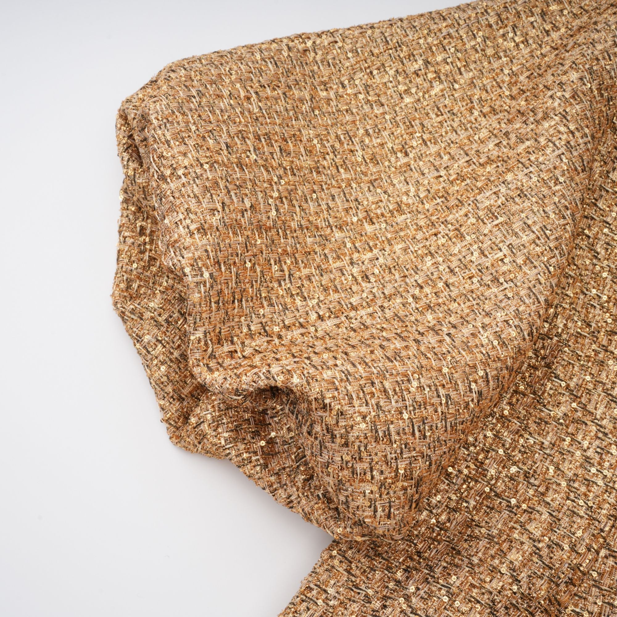 Chaqueta de tweed con lentejuelas doradas Clothilde de Final Sale, vista frontal con detalles brillantes y textura elegante