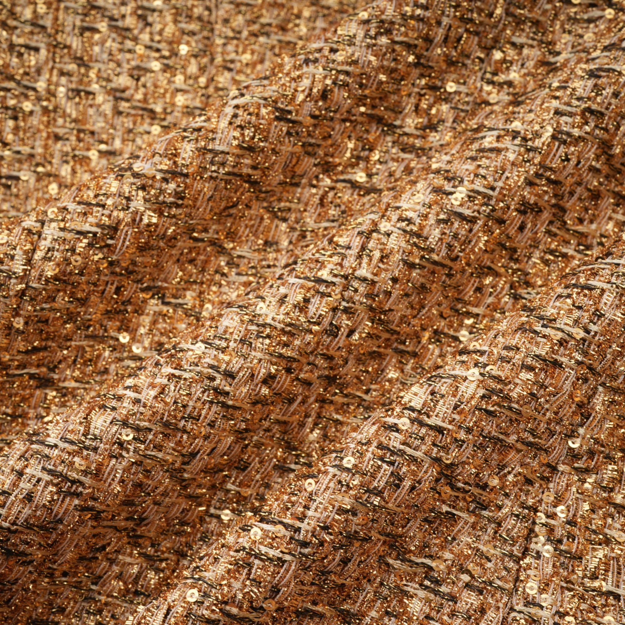 Chaqueta de tweed dorado con lentejuelas Clothilde de la marca Final Sale, con detalles elegantes y brillo, vista en la imagen.