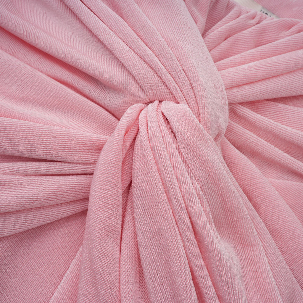 Vestido maxi moderno rosa con panel de chal y fruncido, de la marca Final Sale, para eventos elegantes.